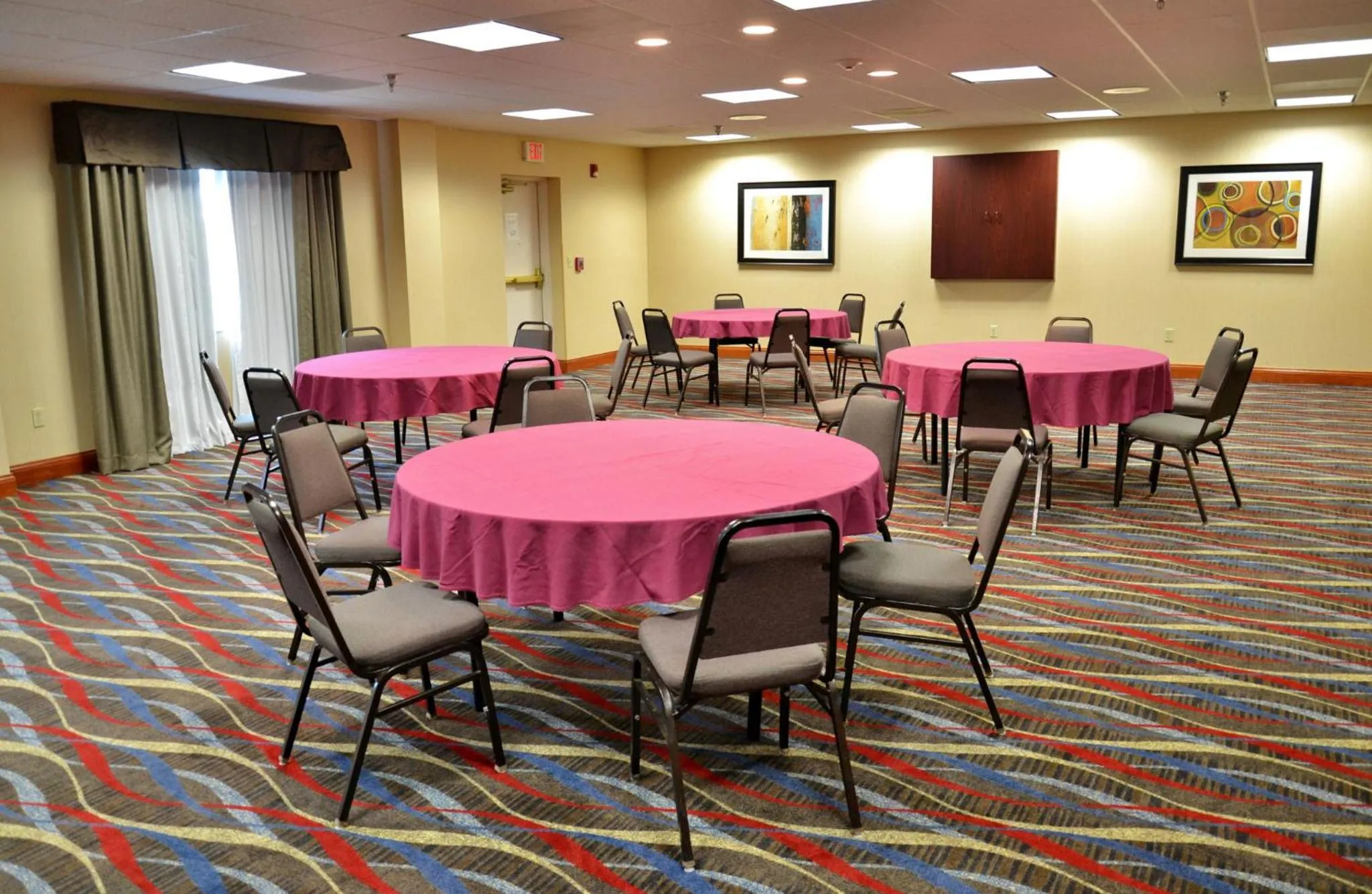 Banquet/Function facilities in Holiday Inn Express Hotel & Suites Center Township by IHG