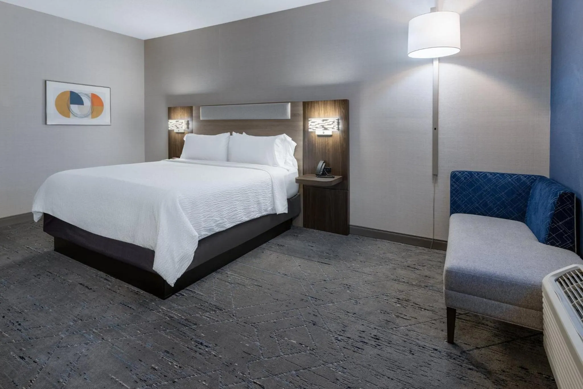 Photo of the whole room, Bed in Holiday Inn Express Hotel & Suites Center Township by IHG