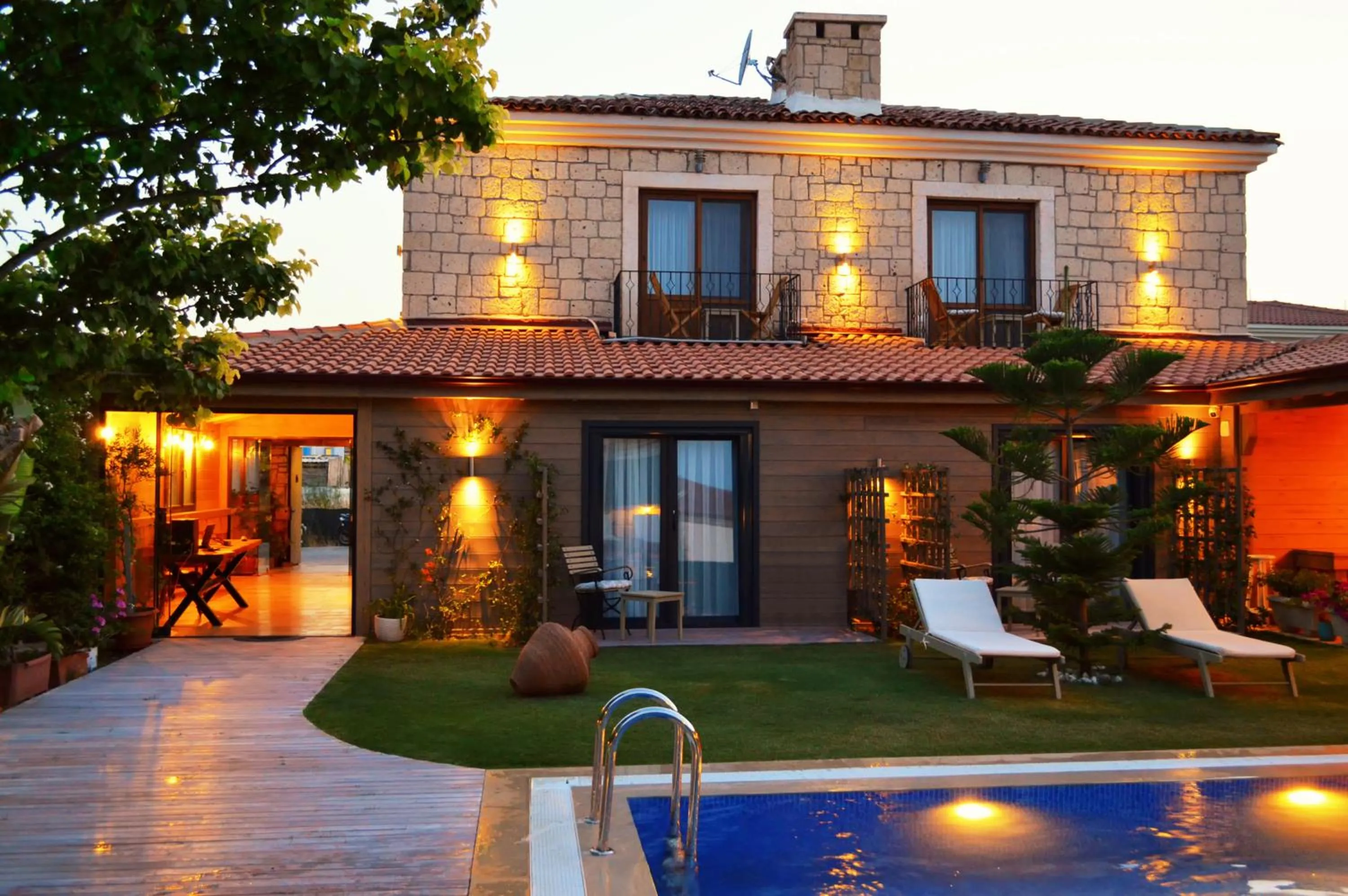 Property building in Fehmi Bey Alacati