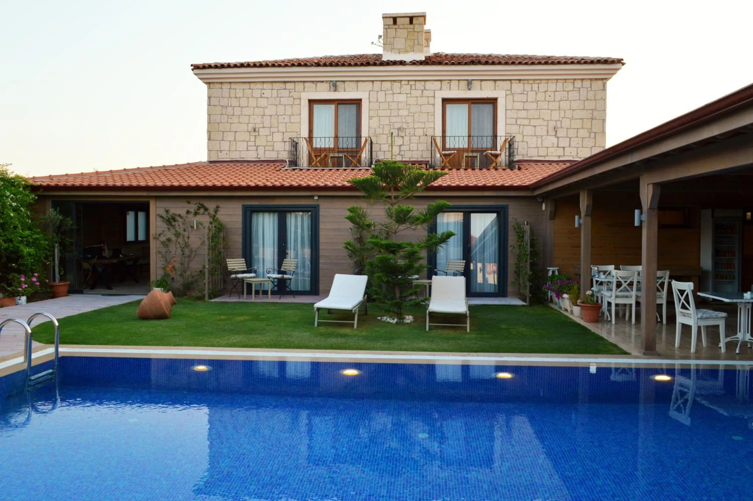Property building in Fehmi Bey Alacati