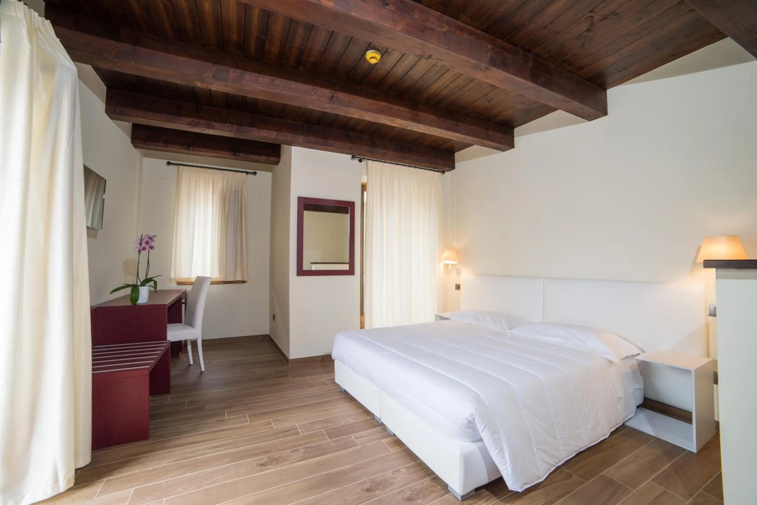 Bedroom, Bed in Il Borgo Ospitale - Albergo Diffuso