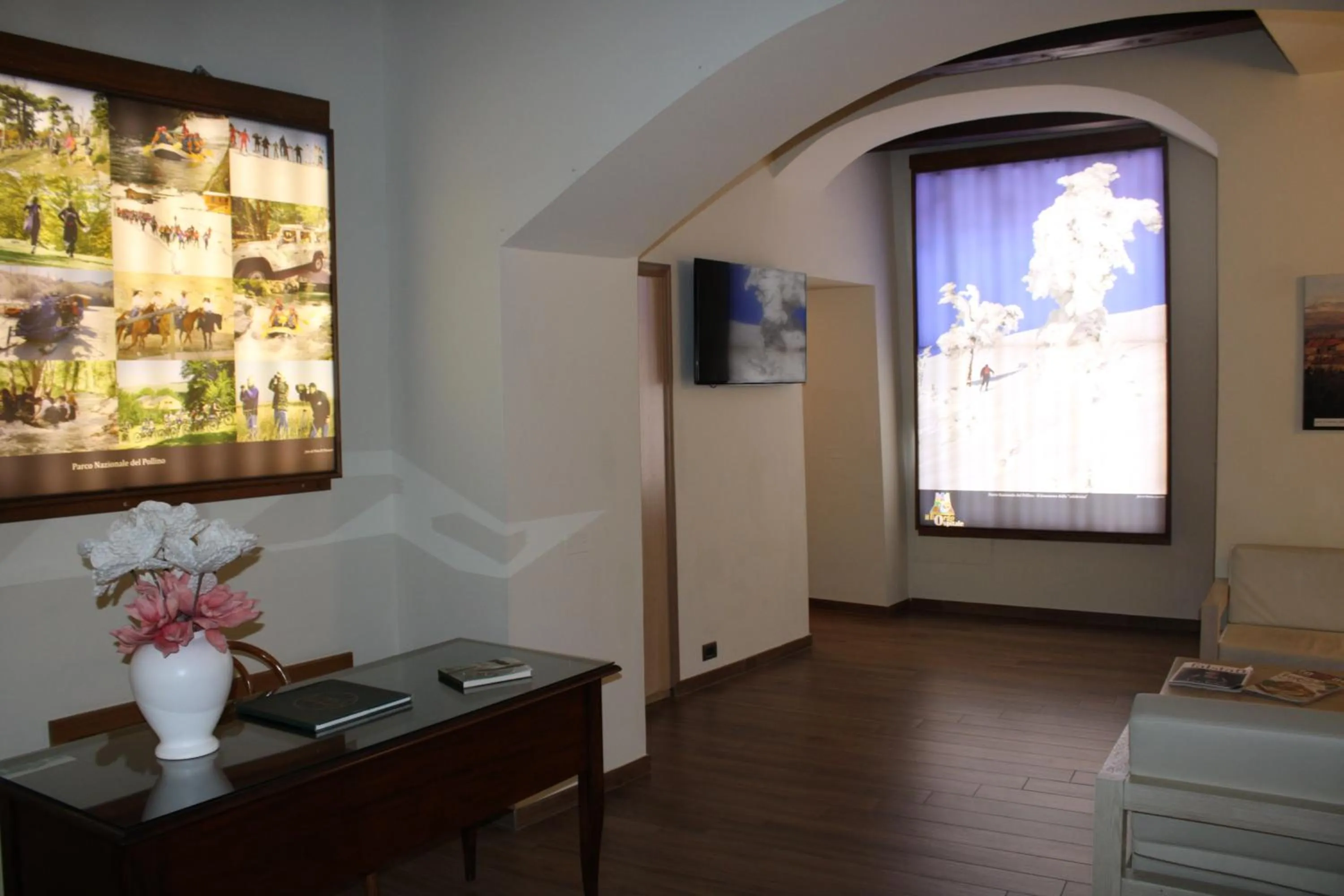 Communal lounge/ TV room in Il Borgo Ospitale - Albergo Diffuso