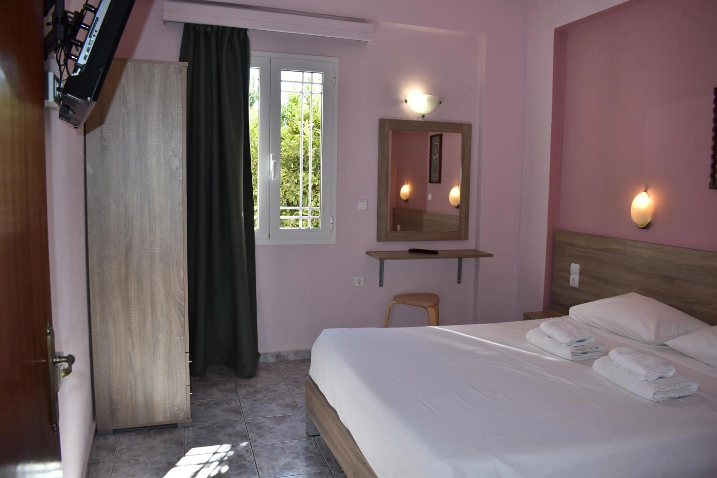 Bedroom, Bed in Eden Beach Hotel