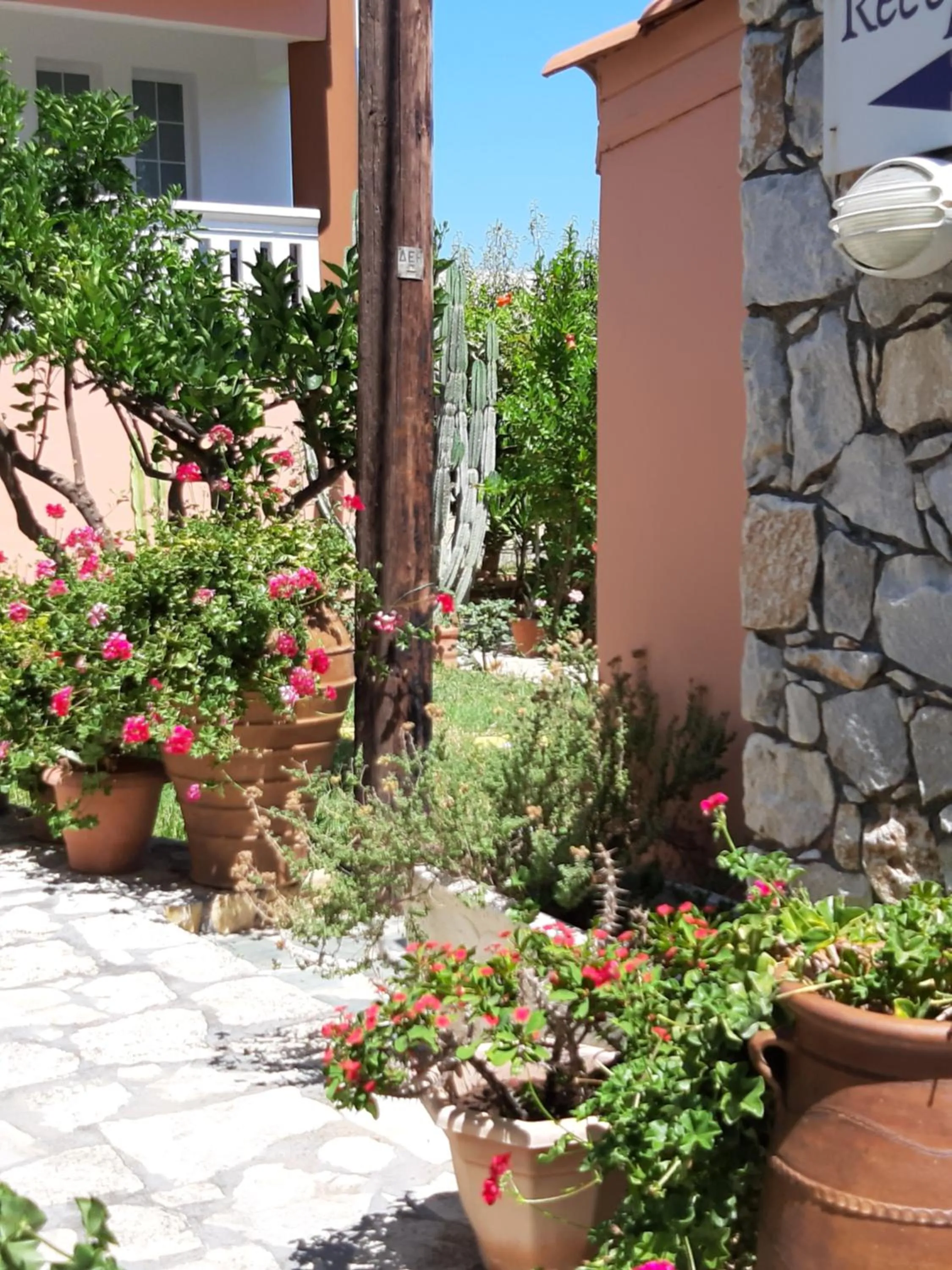 Garden in Eden Beach Hotel