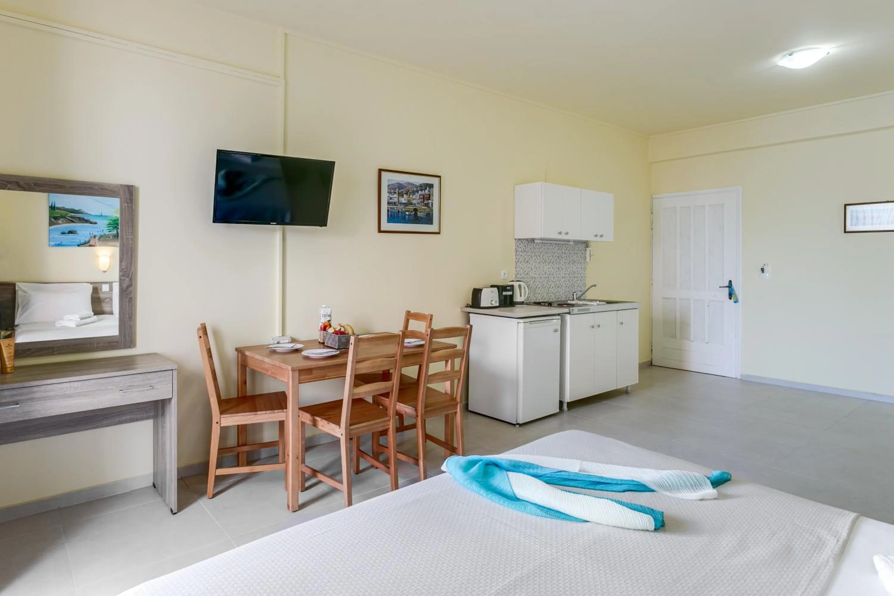 TV and multimedia in Eden Beach Hotel