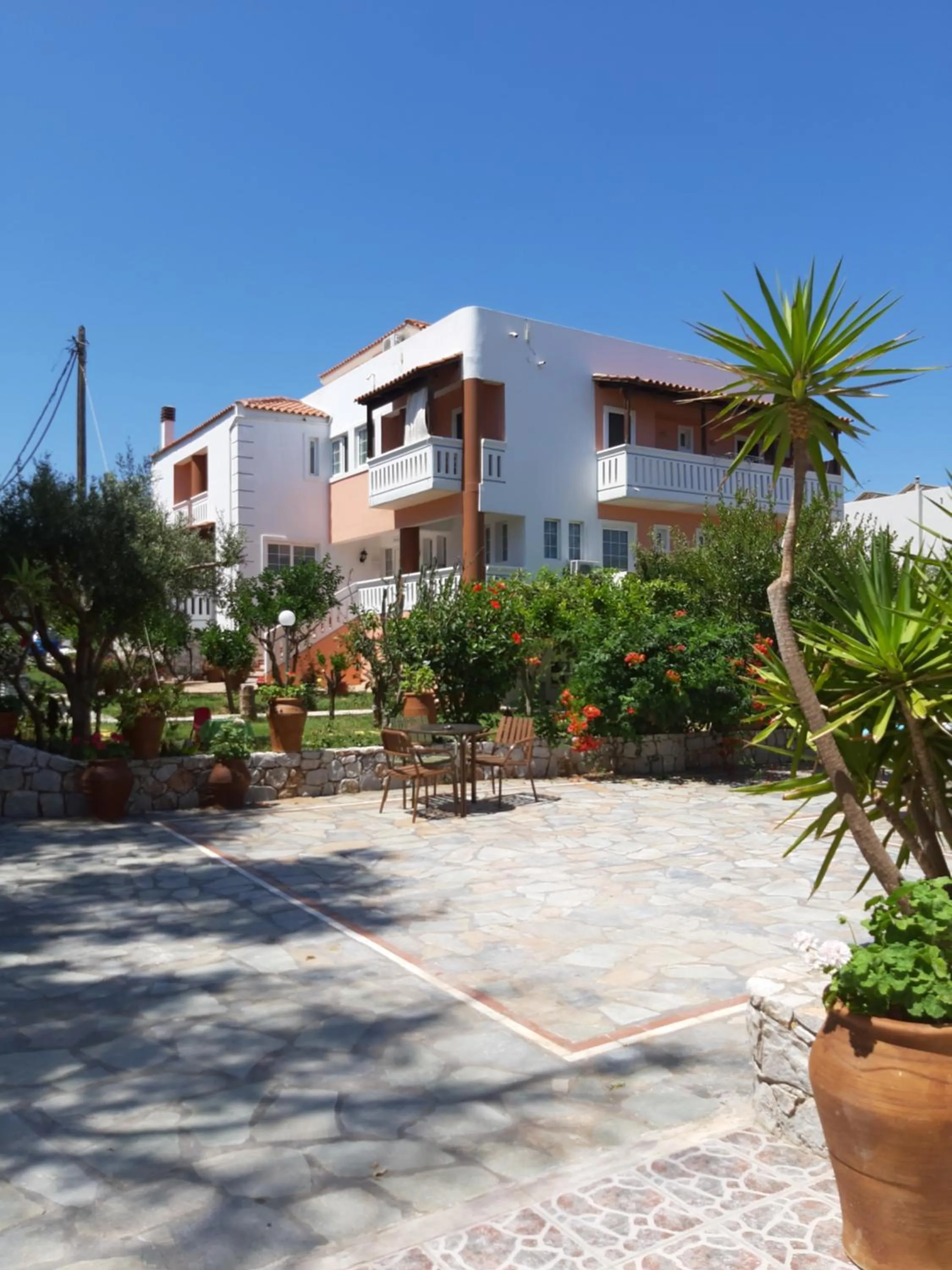 Area and facilities in Eden Beach Hotel