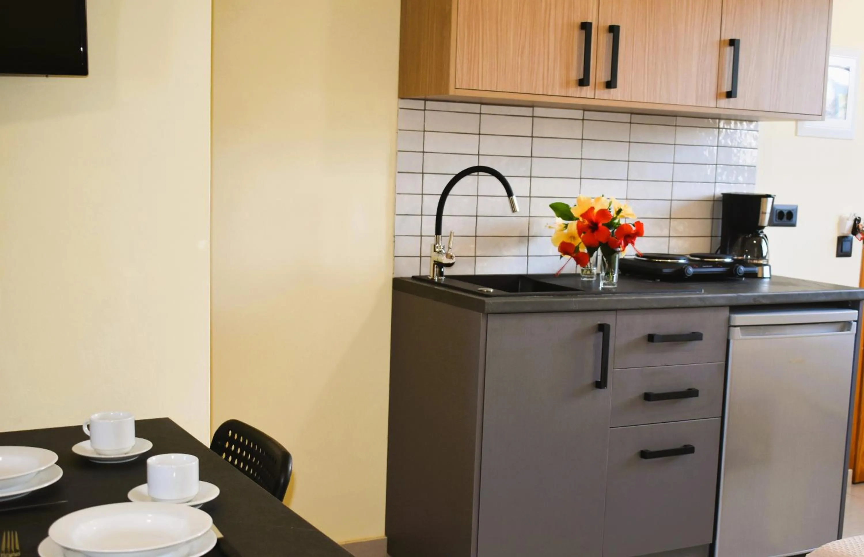 Kitchen or kitchenette in Eden Beach Hotel