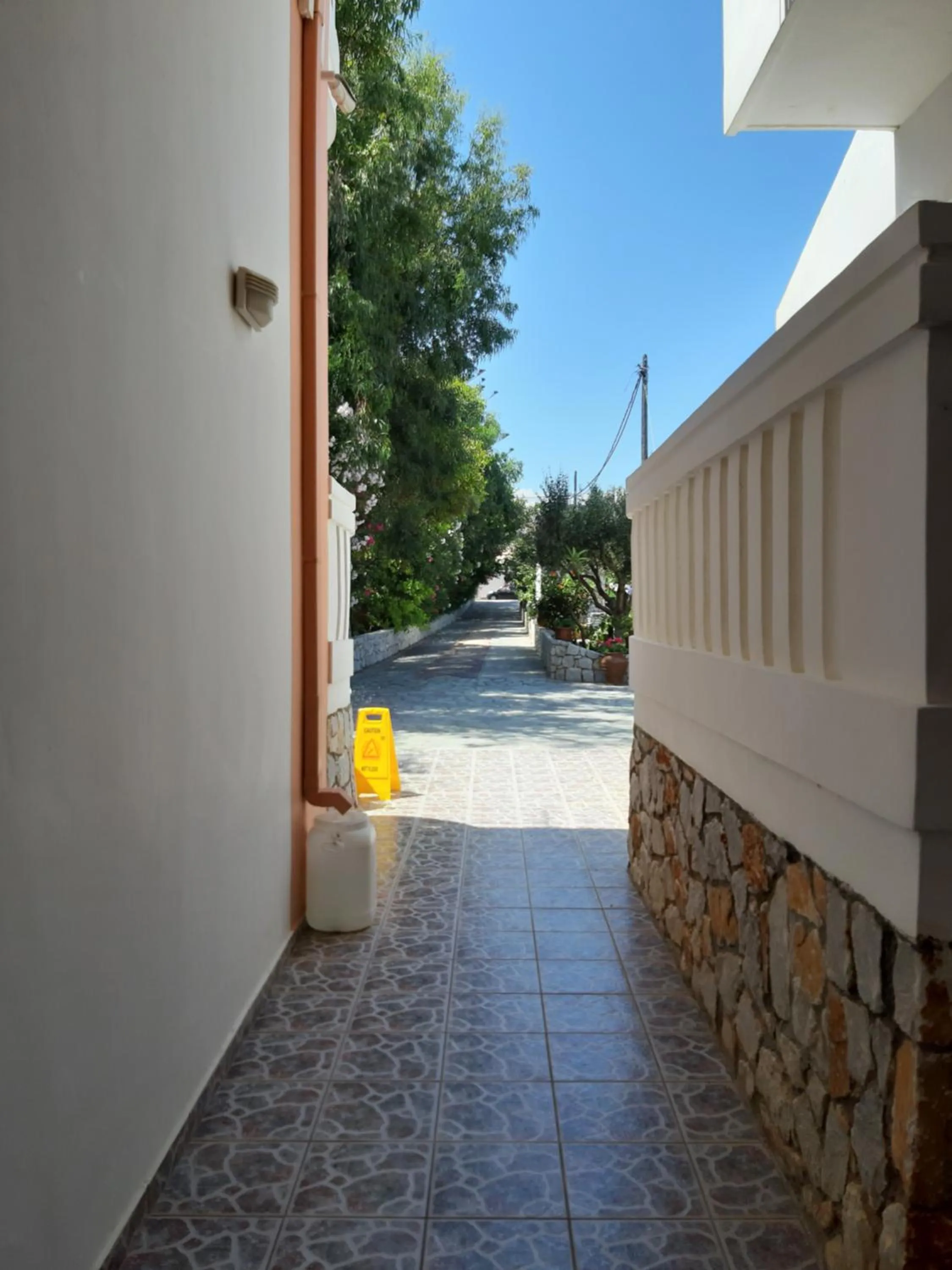 Area and facilities in Eden Beach Hotel