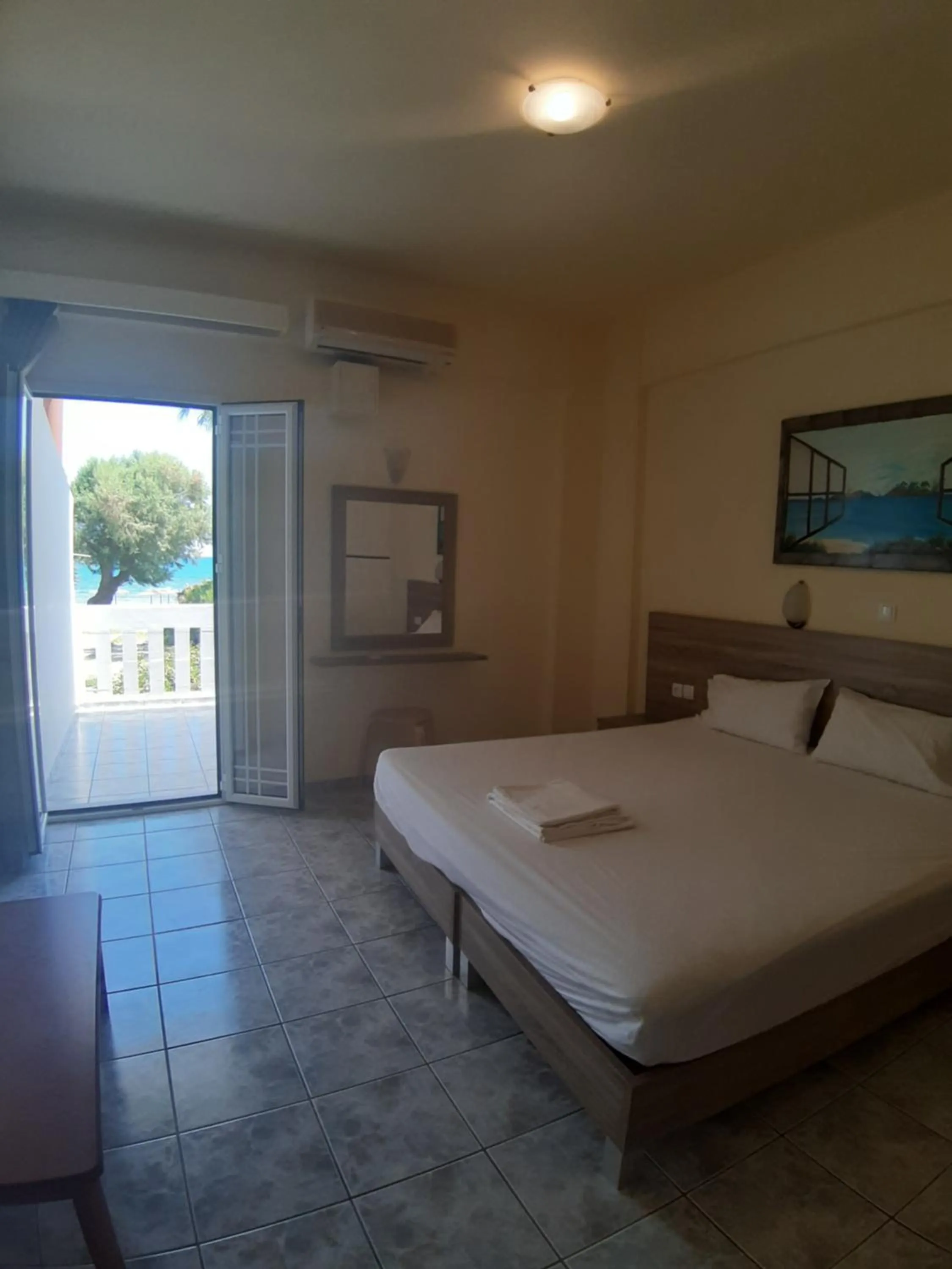 Bedroom, Bed in Eden Beach Hotel