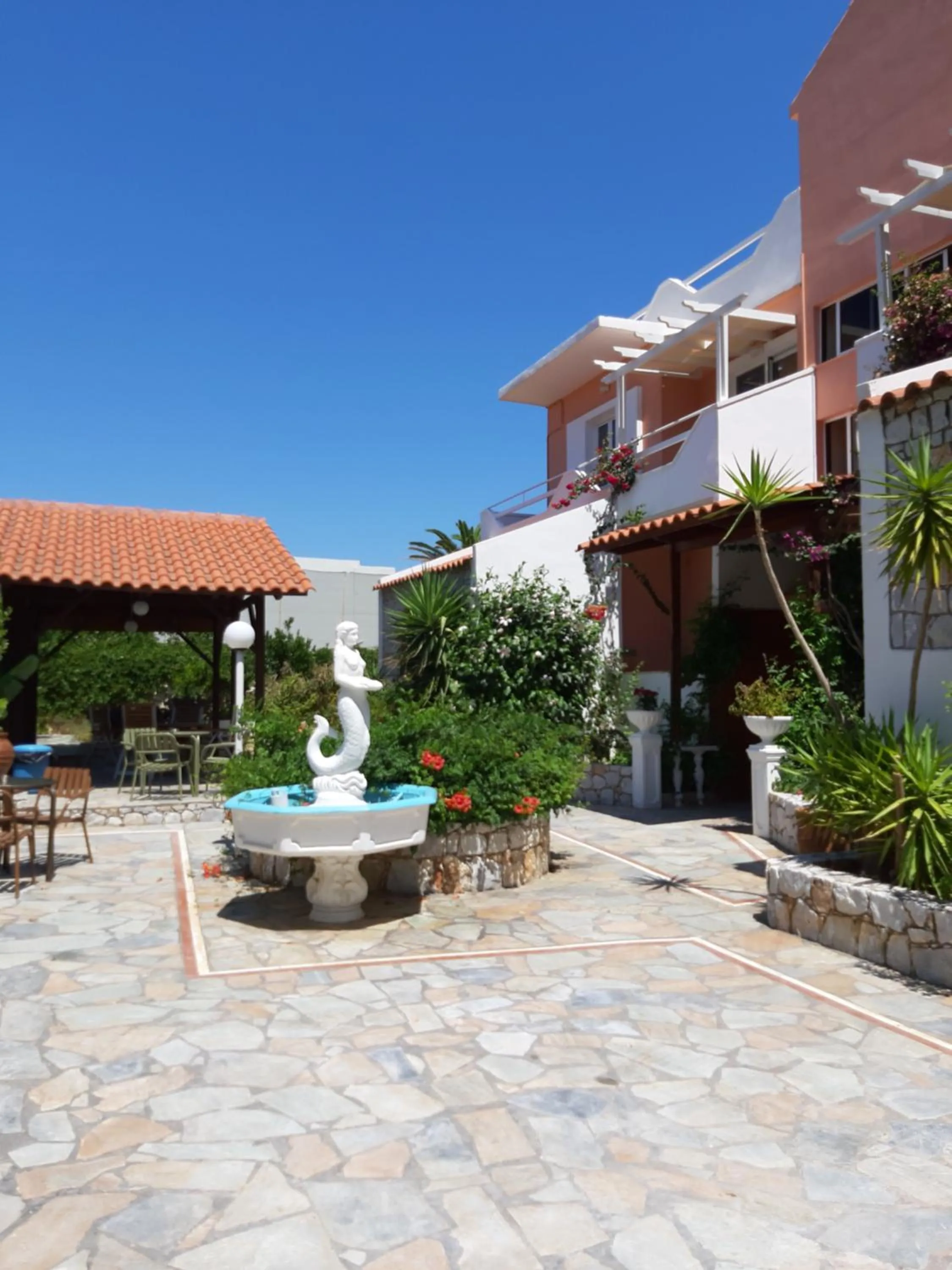 Garden in Eden Beach Hotel