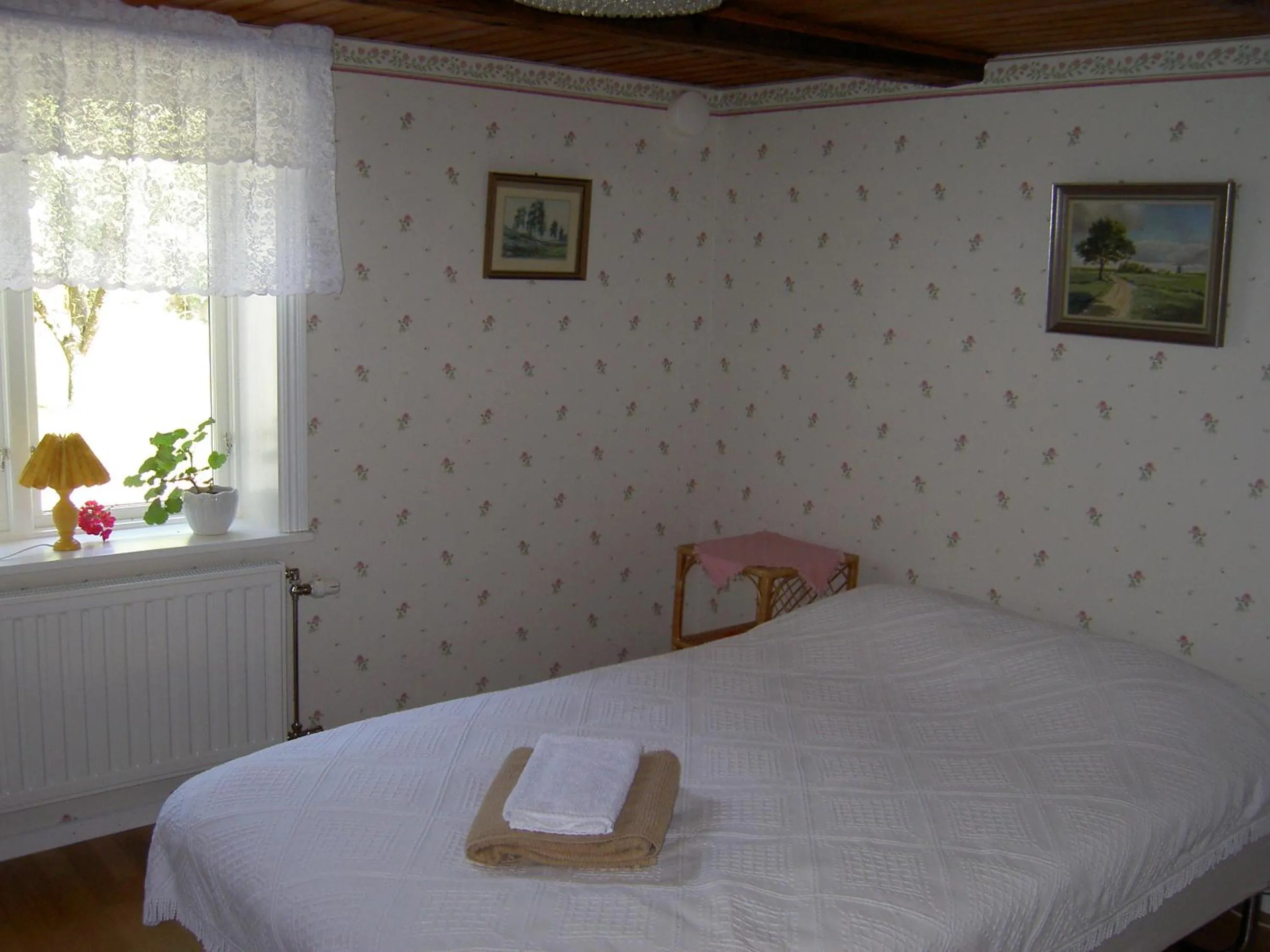Bed in Stakaberg Konferens & Gårdshotell