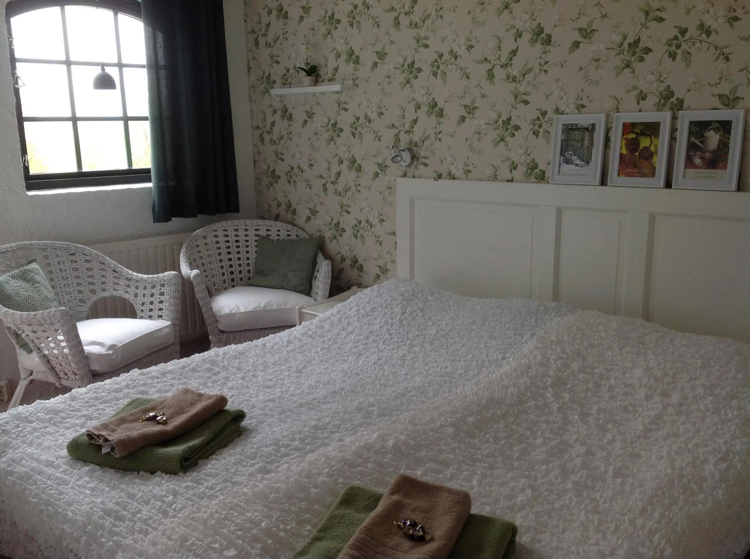 Bed in Stakaberg Konferens & Gårdshotell