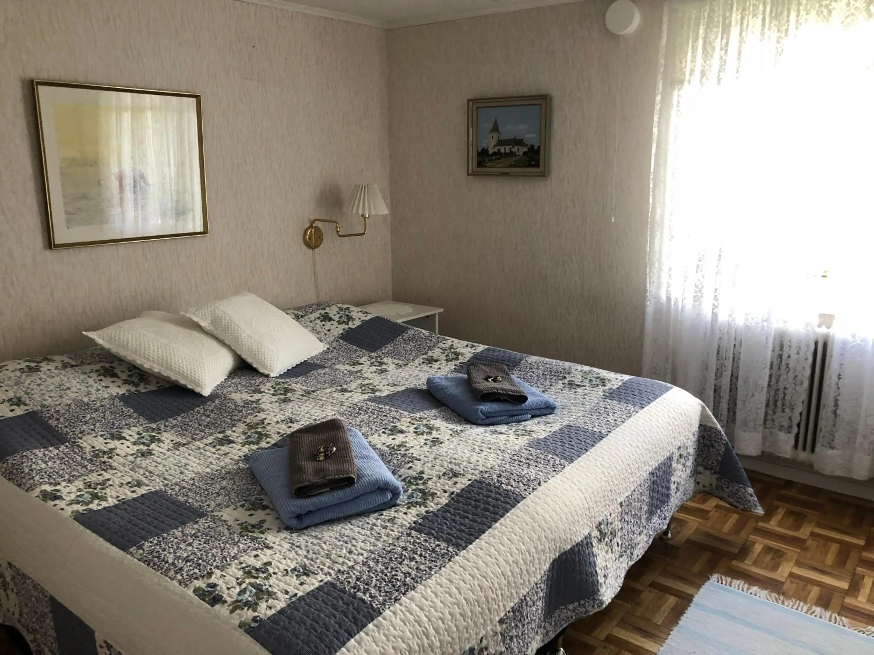 Bed in Stakaberg Konferens & Gårdshotell