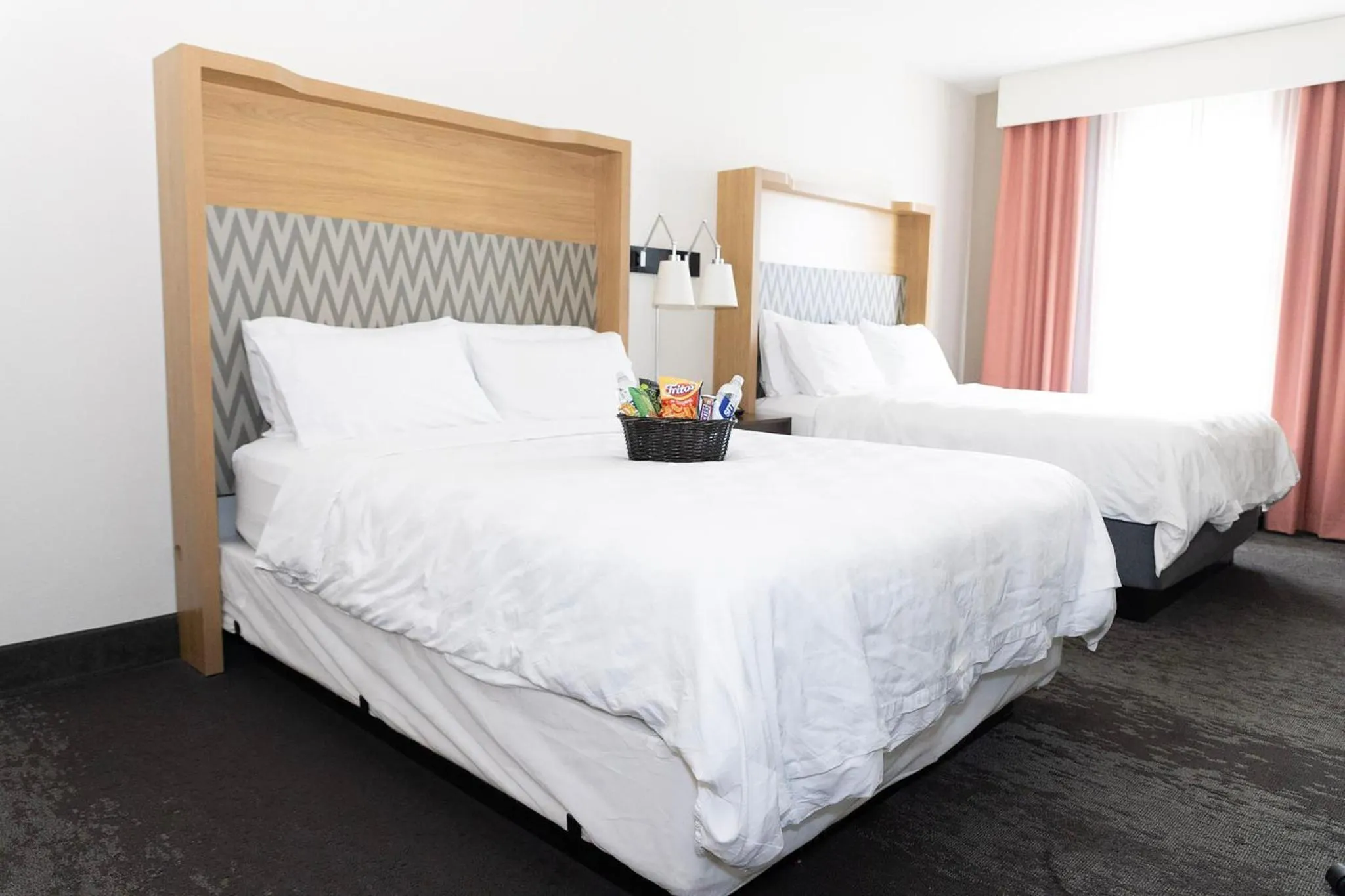 Photo of the whole room, Bed in Holiday Inn Hotel & Suites Memphis-Wolfchase Galleria by IHG