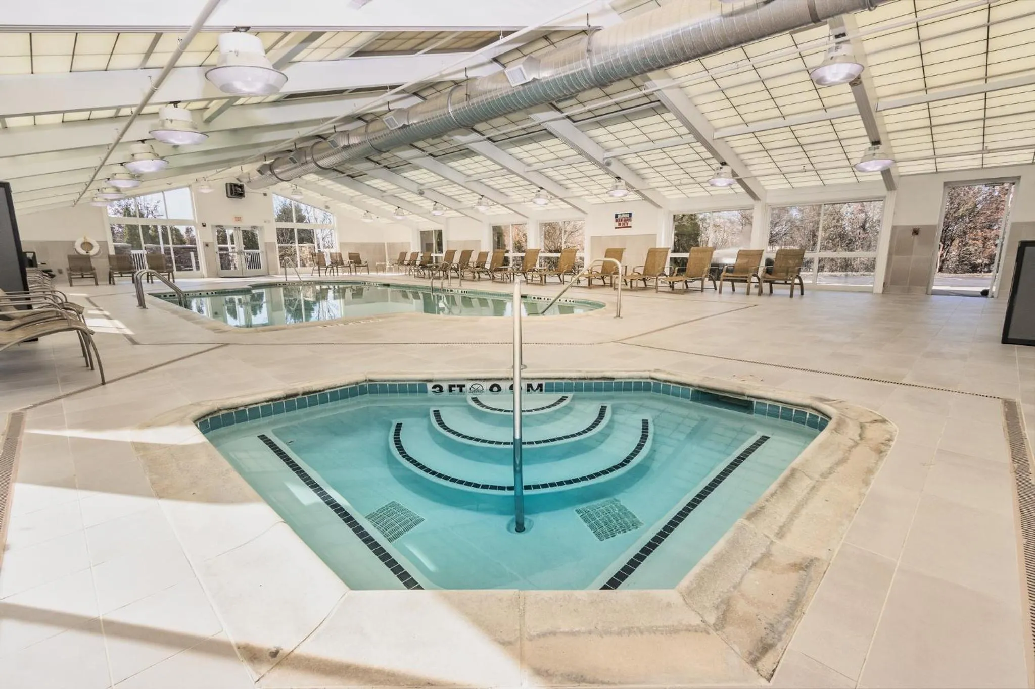 Swimming pool in Holiday Inn Hotel & Suites Memphis-Wolfchase Galleria by IHG