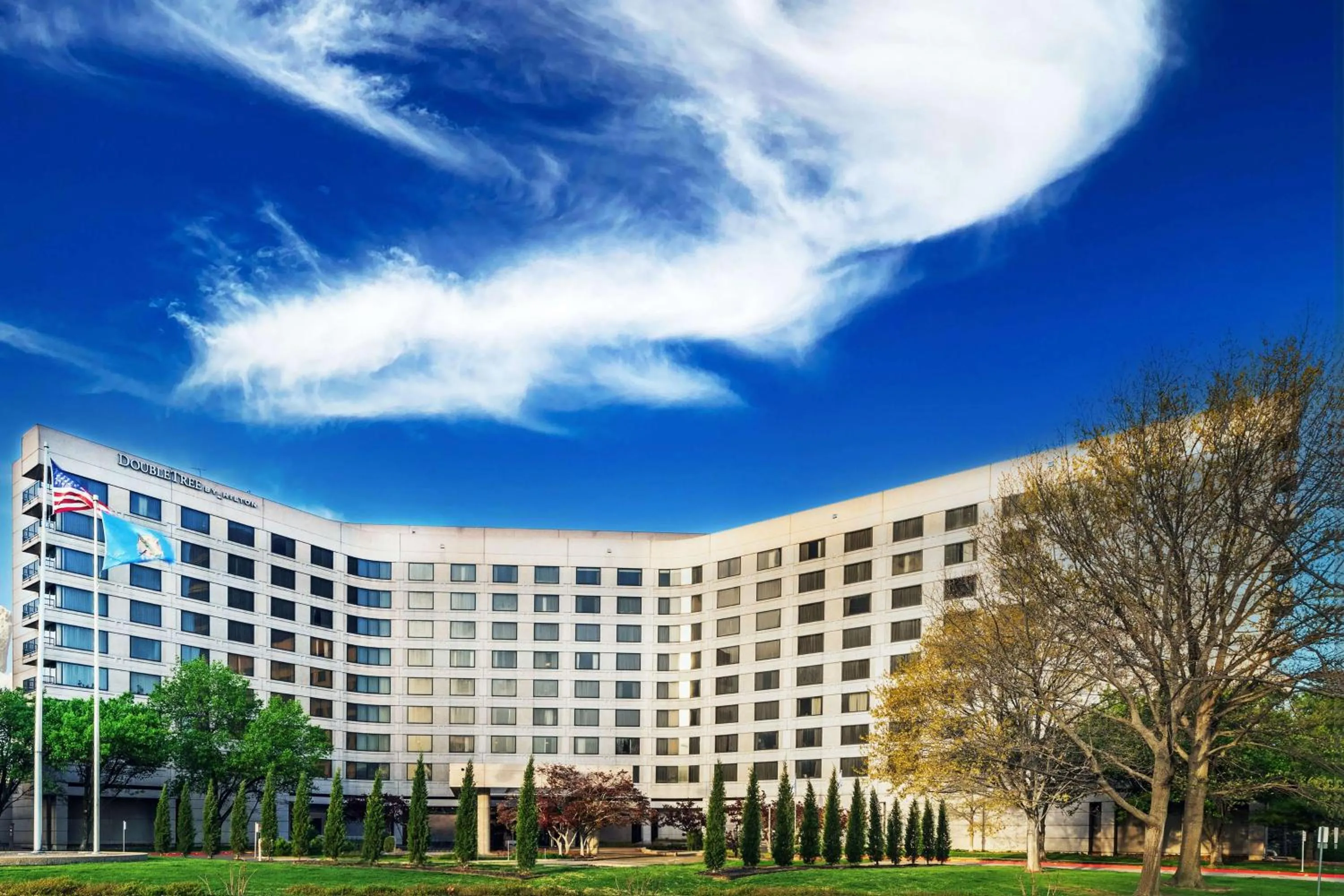 Property building in DoubleTree by Hilton Tulsa - Warren Place