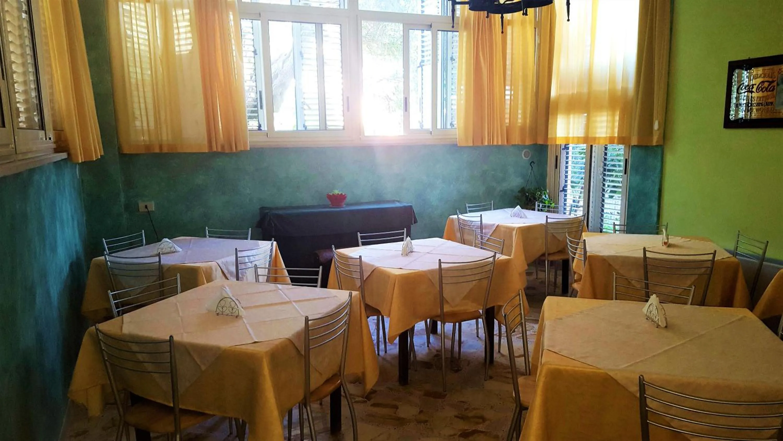 Restaurant/places to eat in Delle Rose