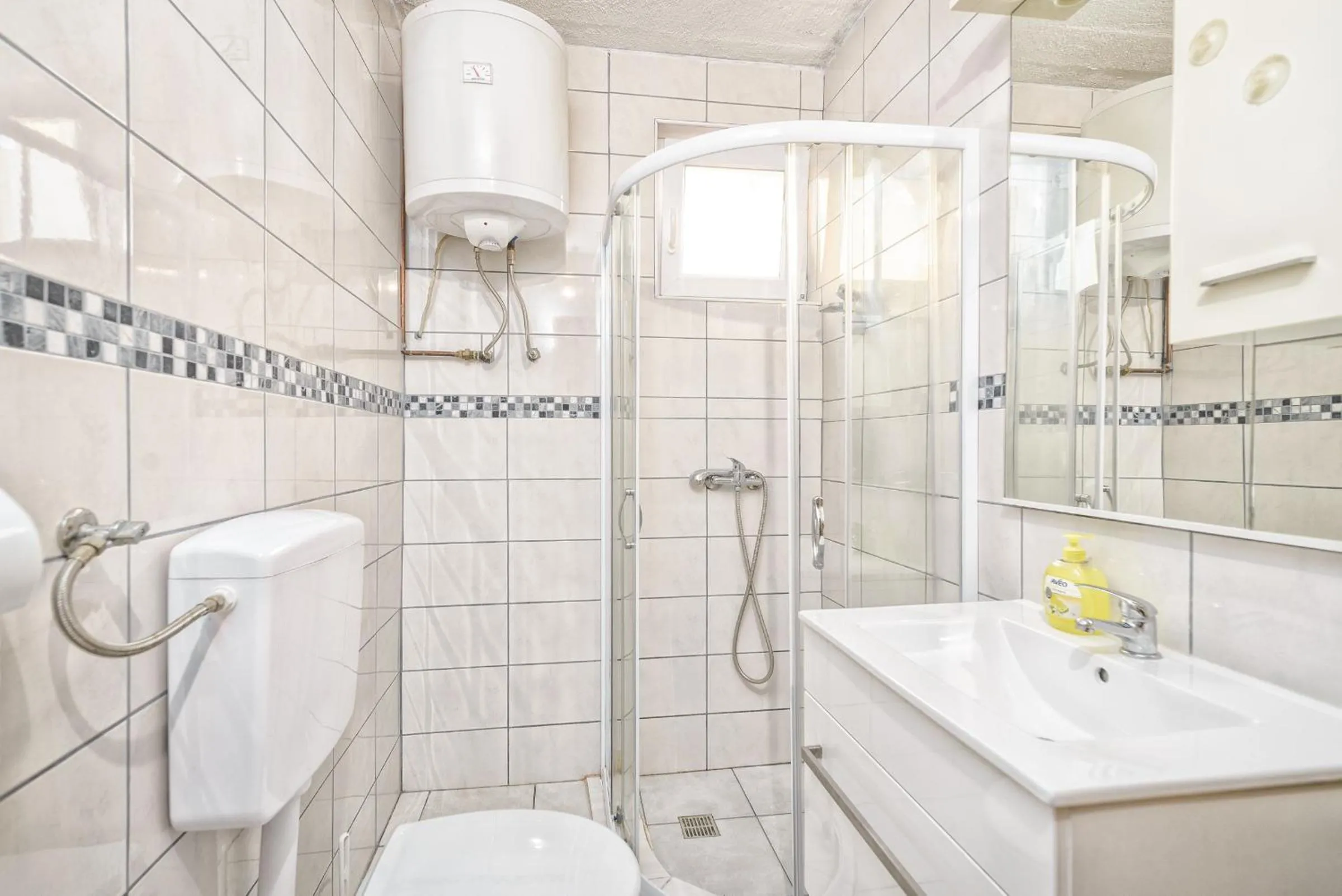 Shower in Apartments Marko