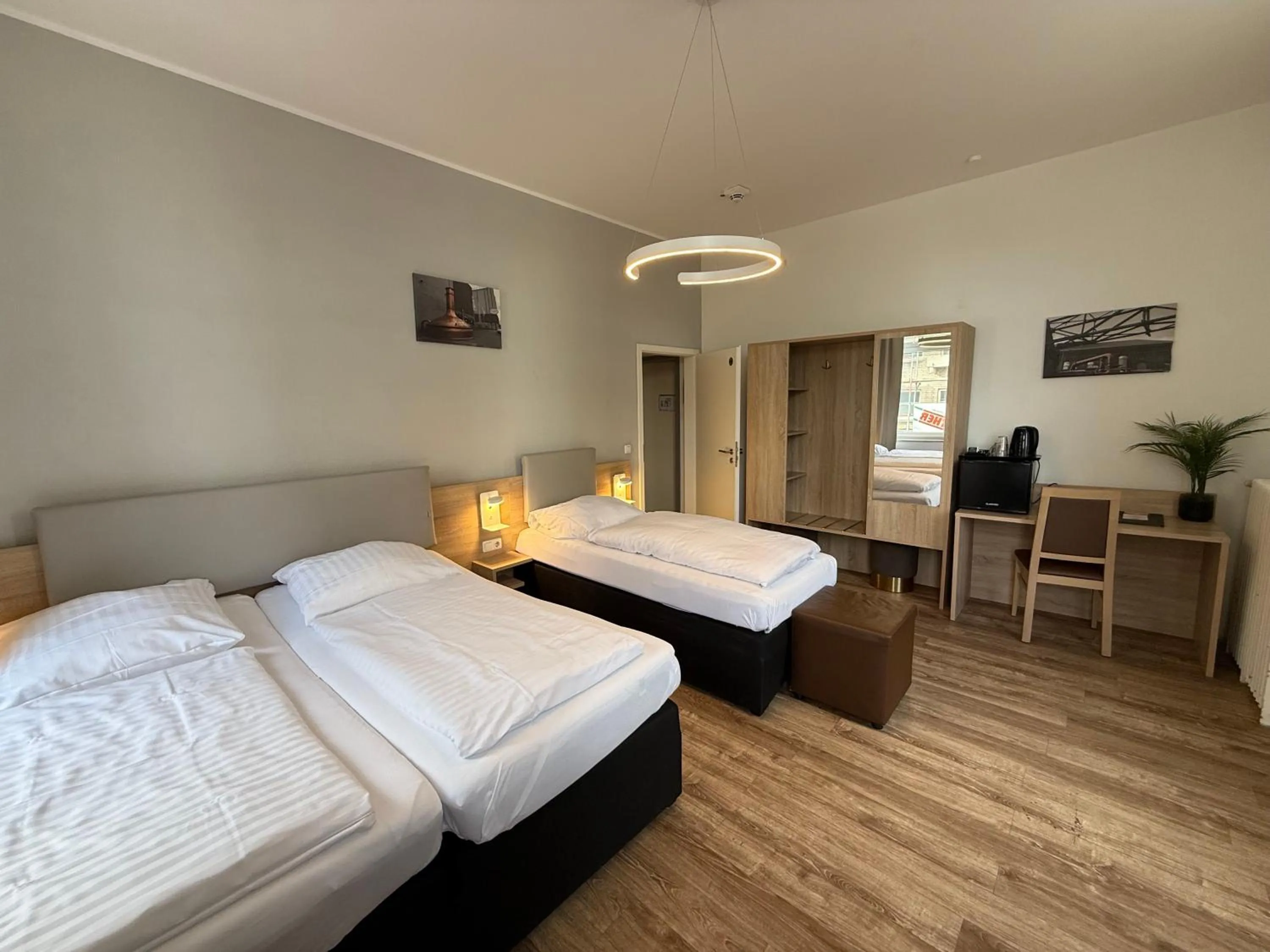 Bed in Central Hotel Duisburg