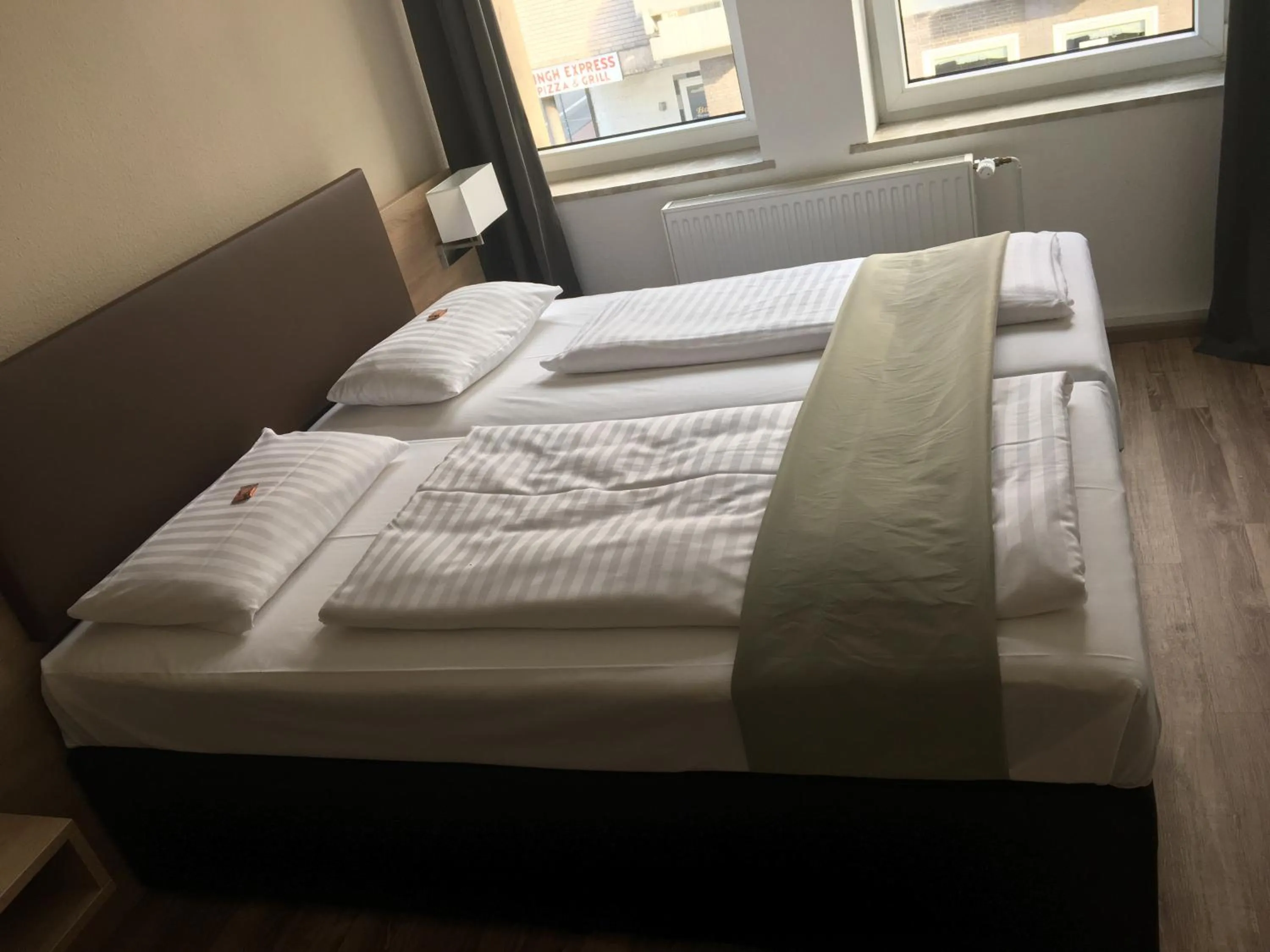 Bedroom, Bed in Central Hotel Duisburg