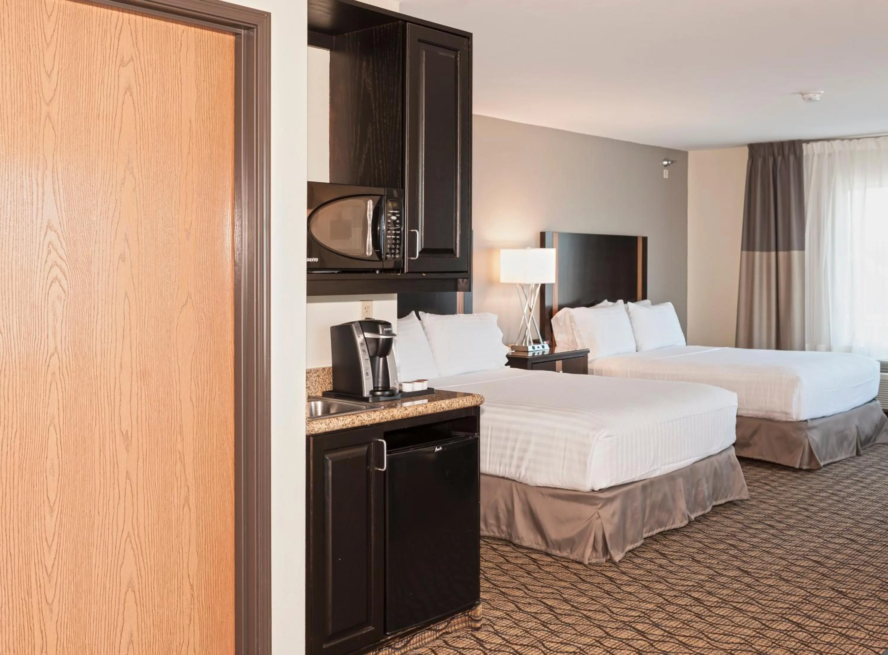 Photo of the whole room, Bed in Holiday Inn Express Hotel & Suites Chanhassen by IHG