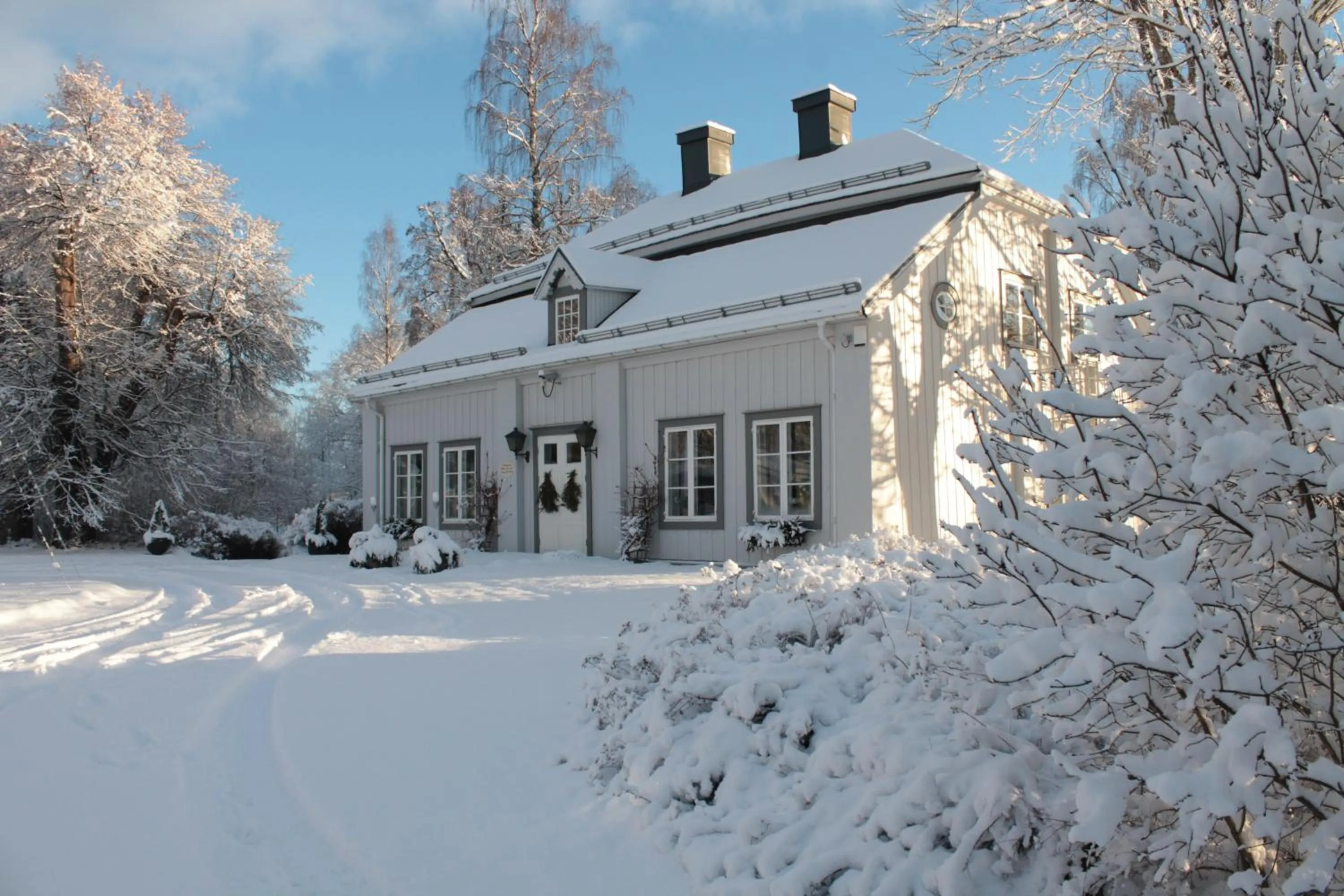 Facade/entrance in Wanbo Herrgård