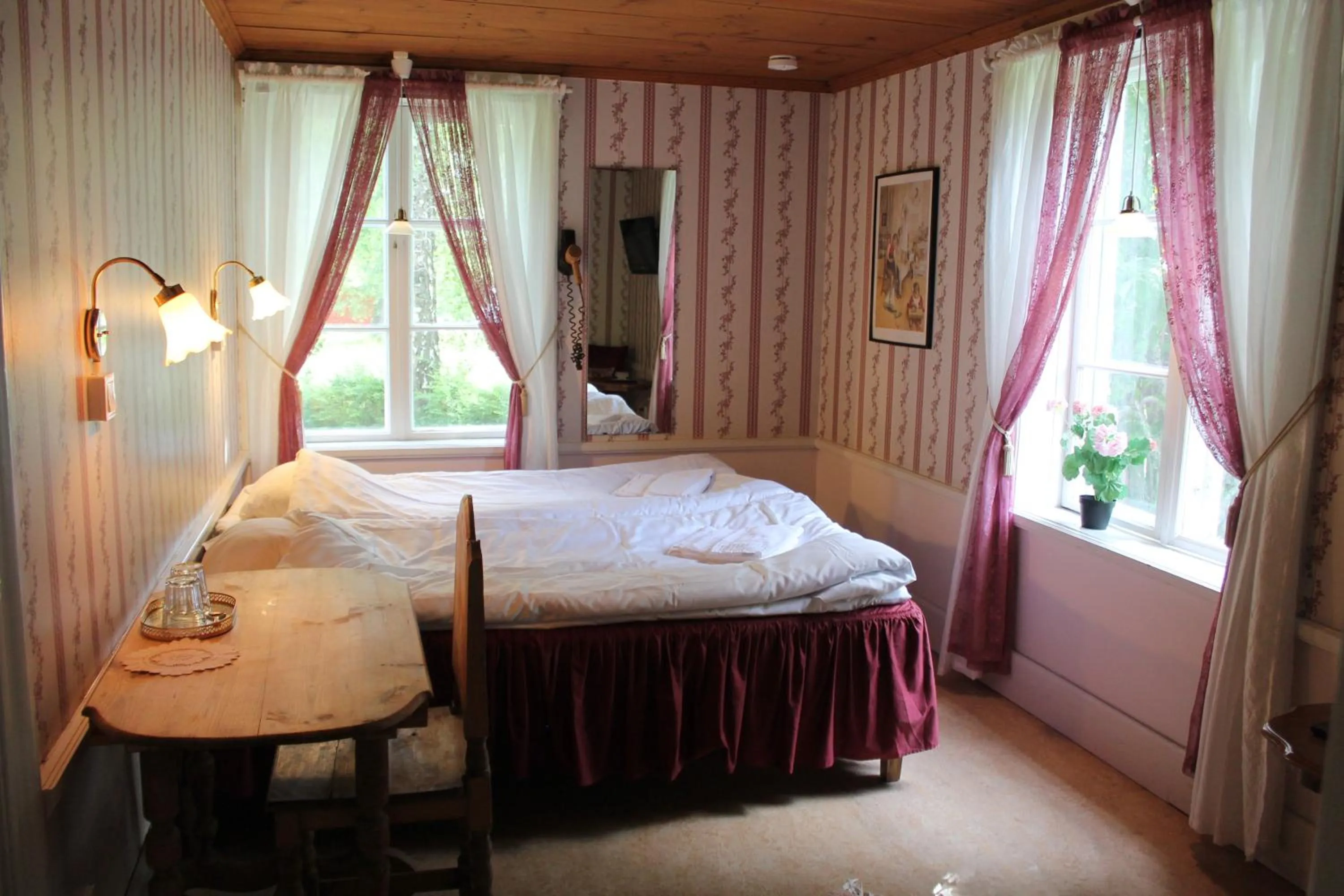 Bed in Wanbo Herrgård