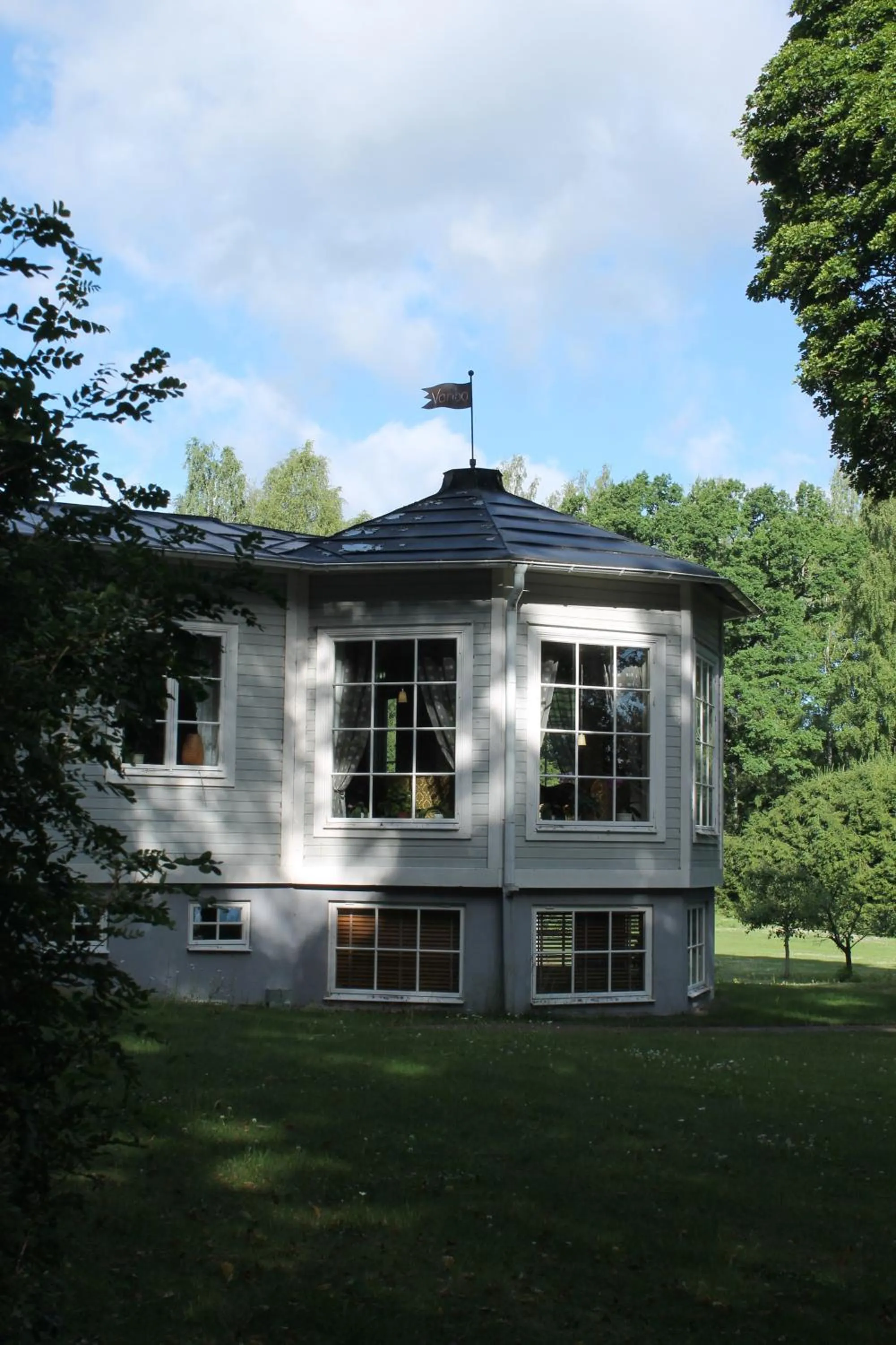 Facade/entrance in Wanbo Herrgård