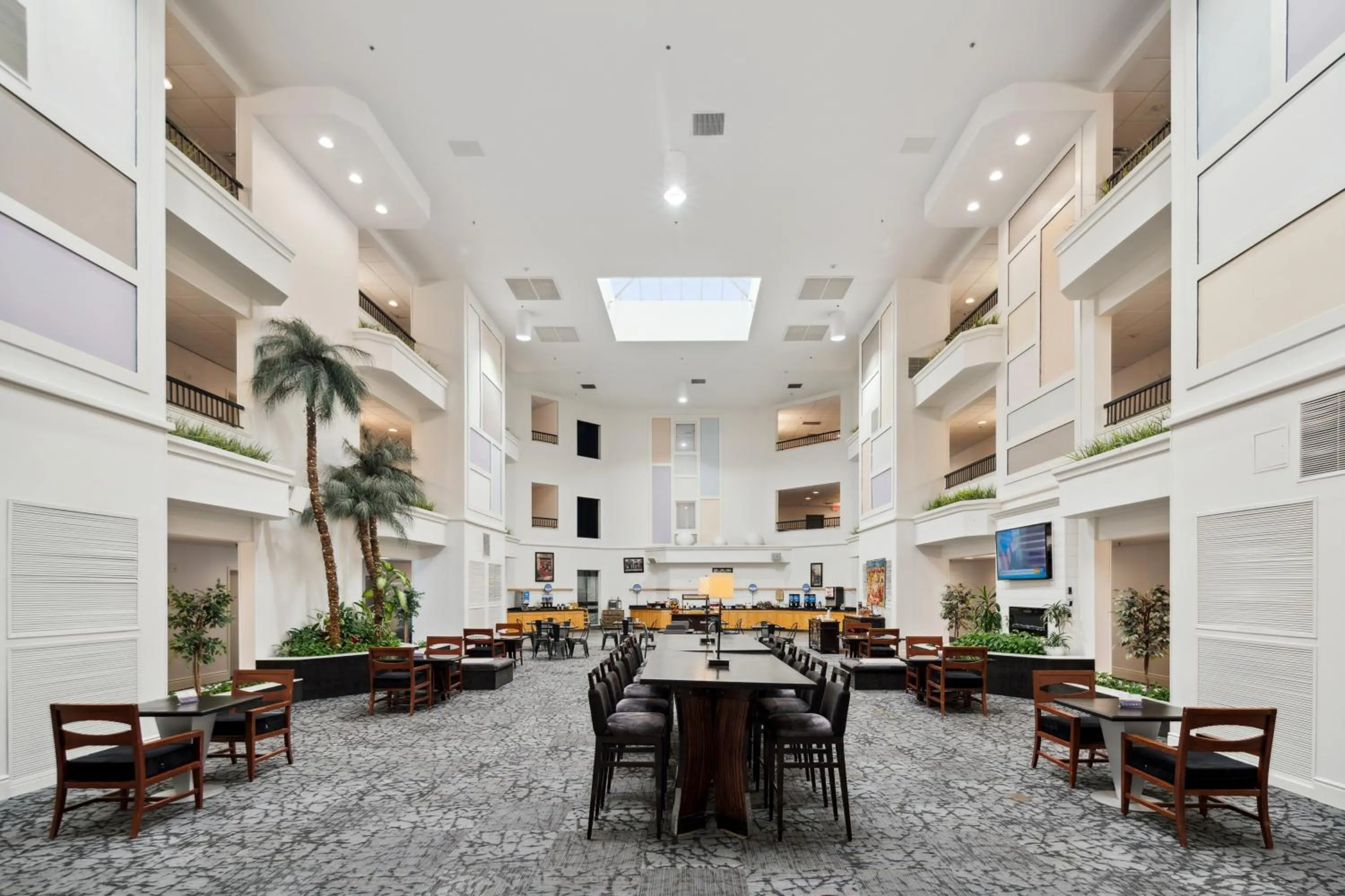 Seating area in Sonesta Essential Vacaville Napa Valley