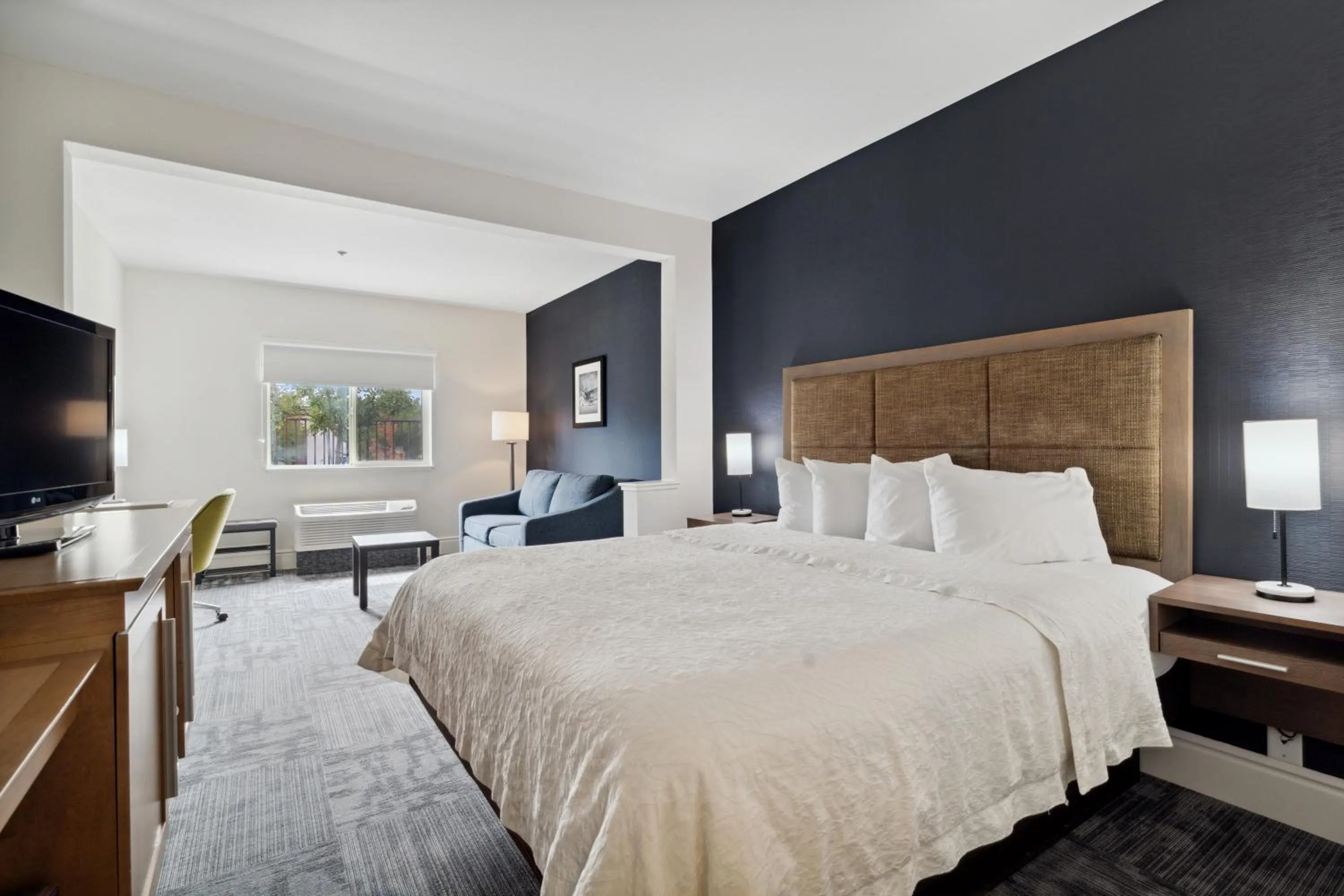 Bed in Sonesta Essential Vacaville Napa Valley