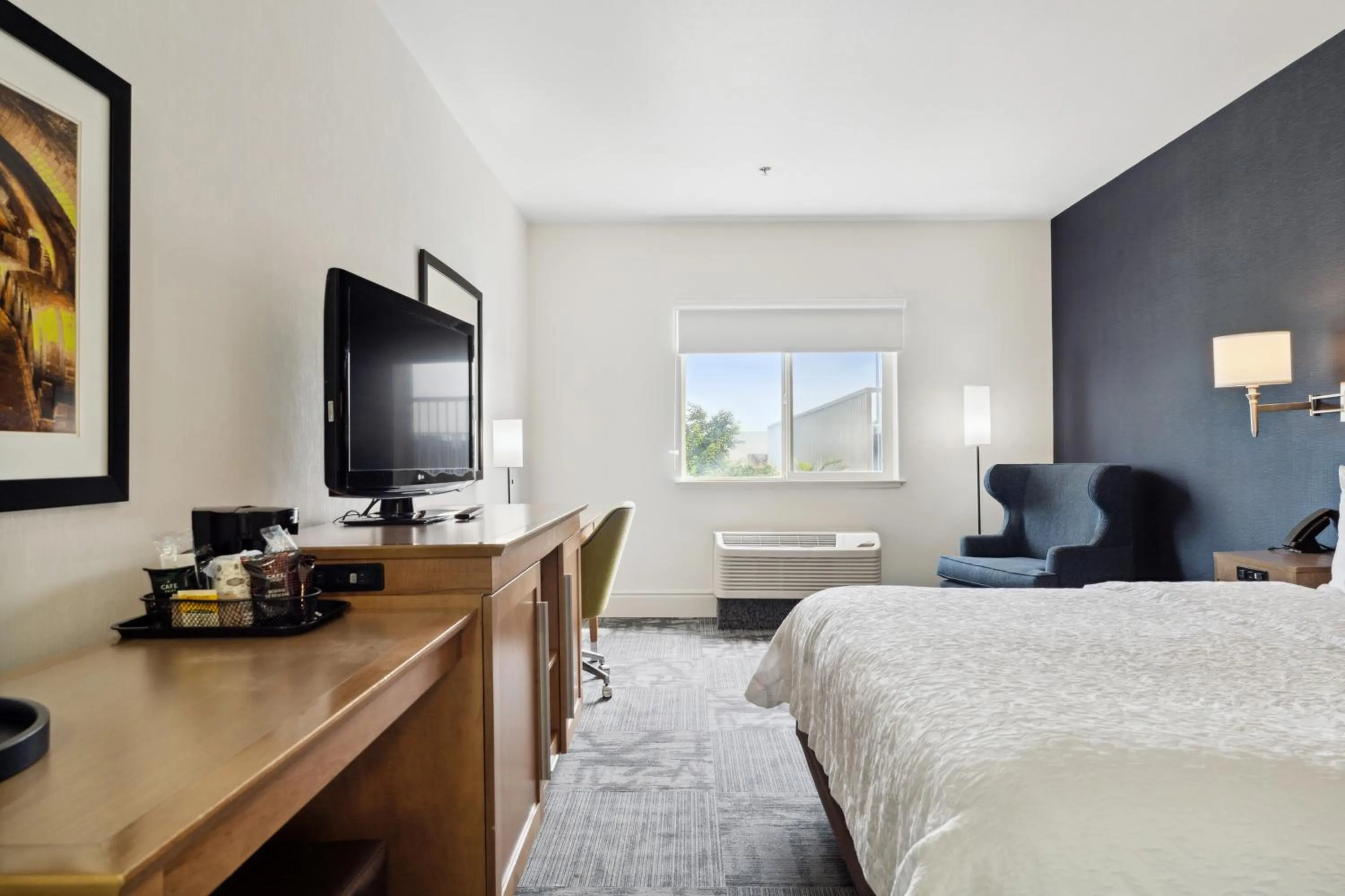 Bed in Sonesta Essential Vacaville Napa Valley