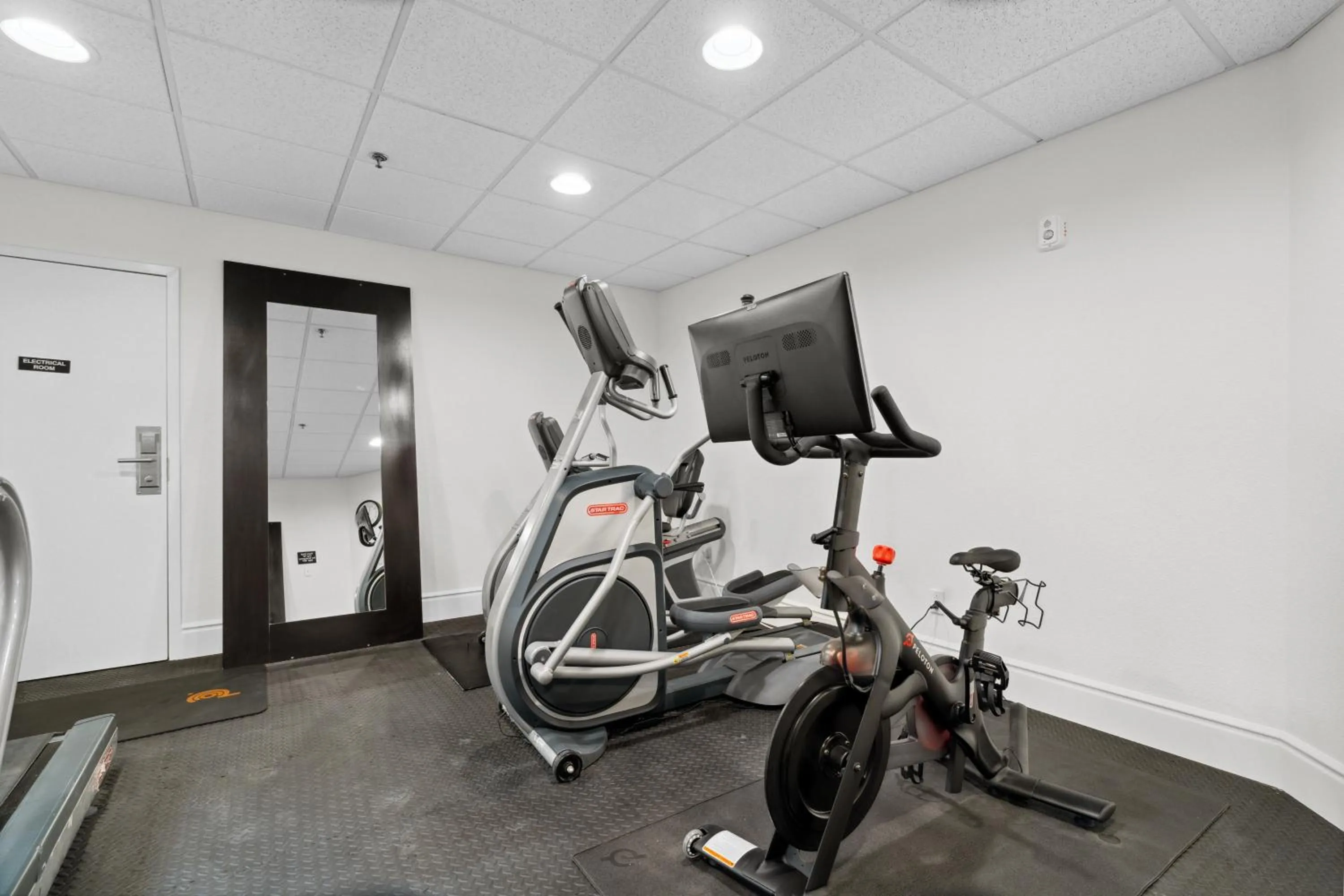 Fitness centre/facilities in Sonesta Essential Vacaville Napa Valley