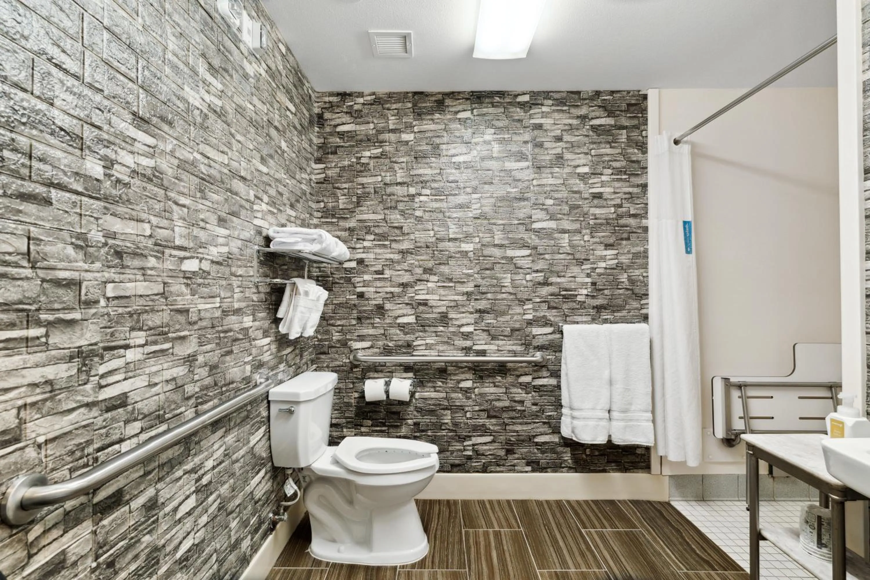 Bathroom in Sonesta Essential Vacaville Napa Valley