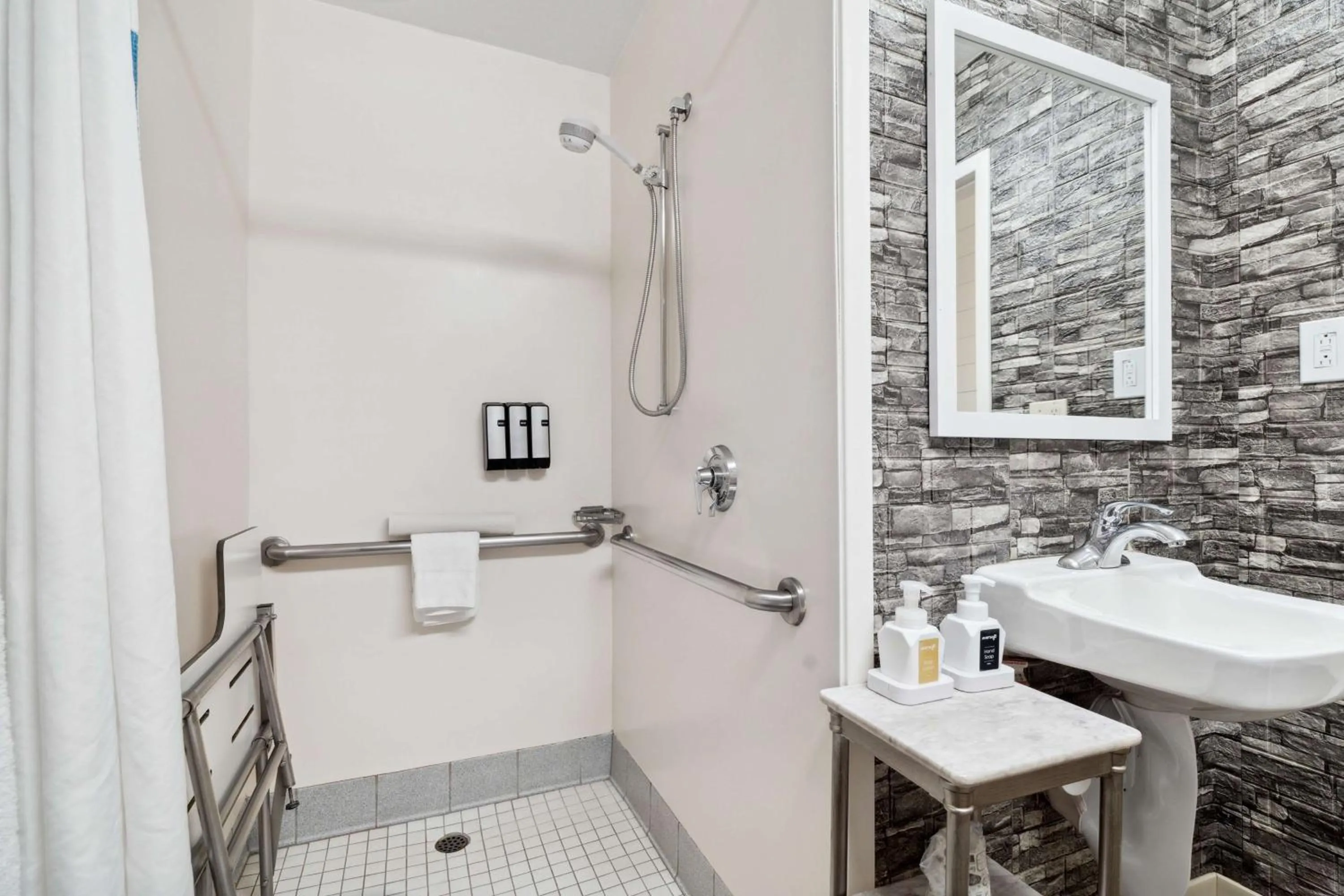 Bathroom in Sonesta Essential Vacaville Napa Valley