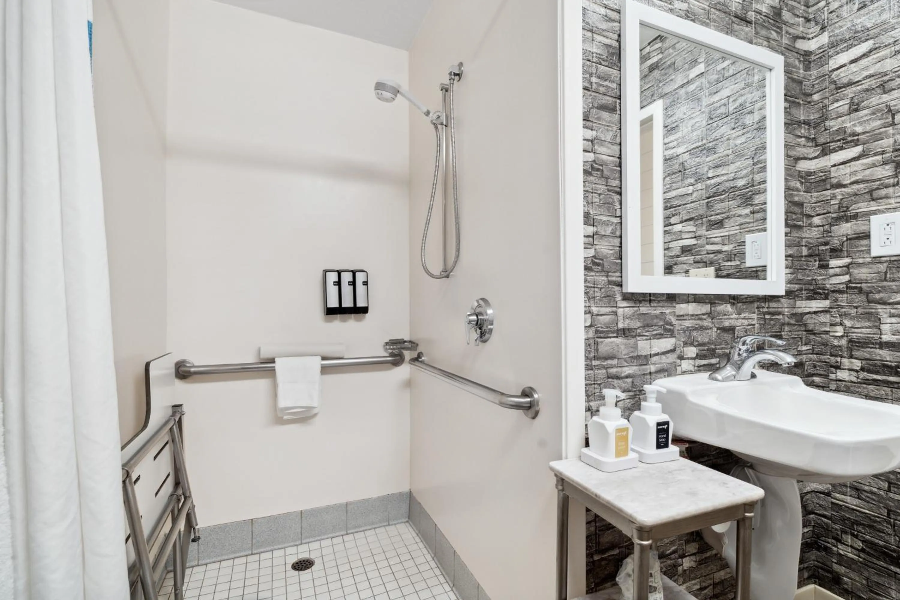 Shower in Sonesta Essential Vacaville Napa Valley