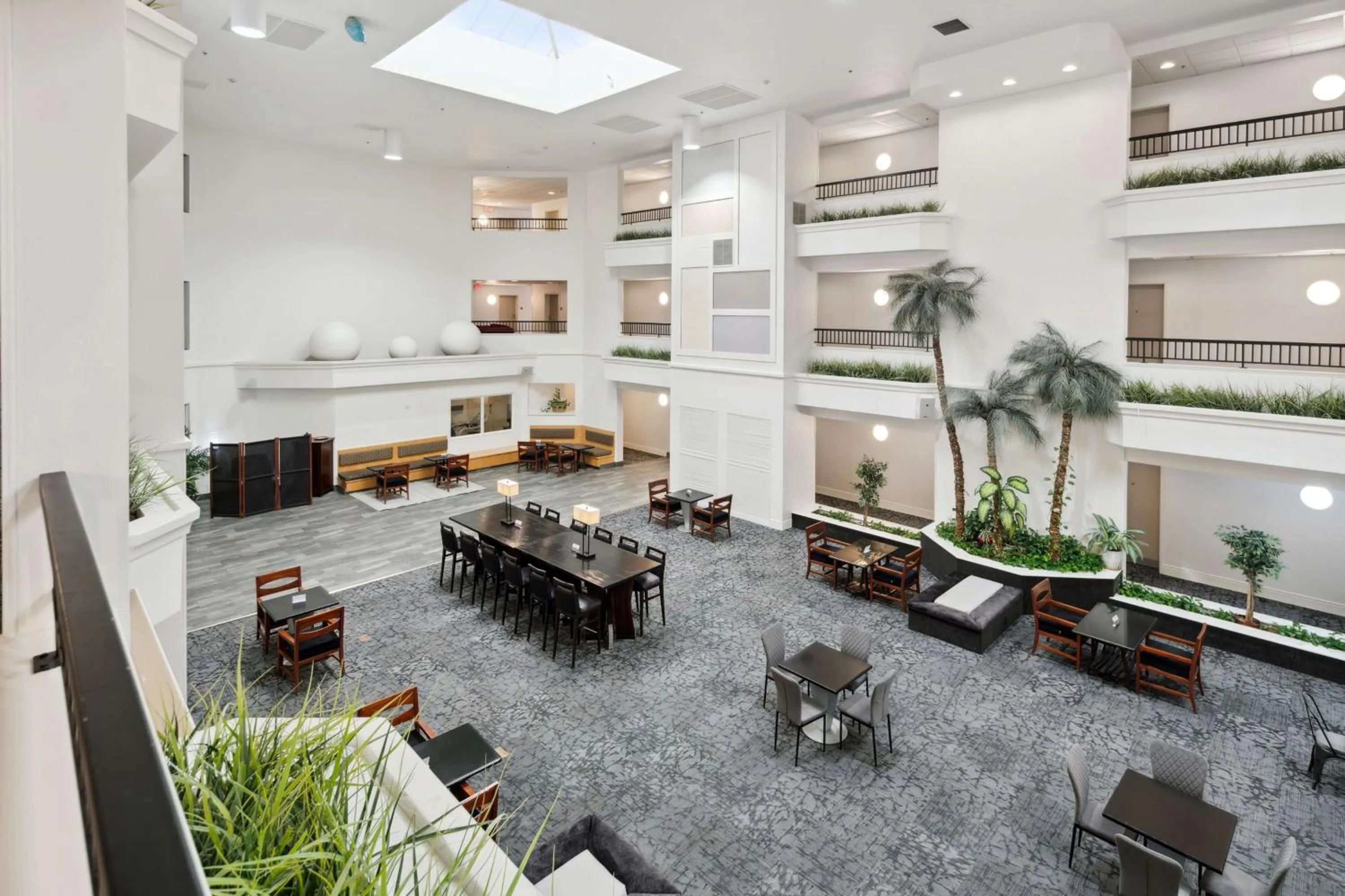 Lobby or reception in Sonesta Essential Vacaville Napa Valley