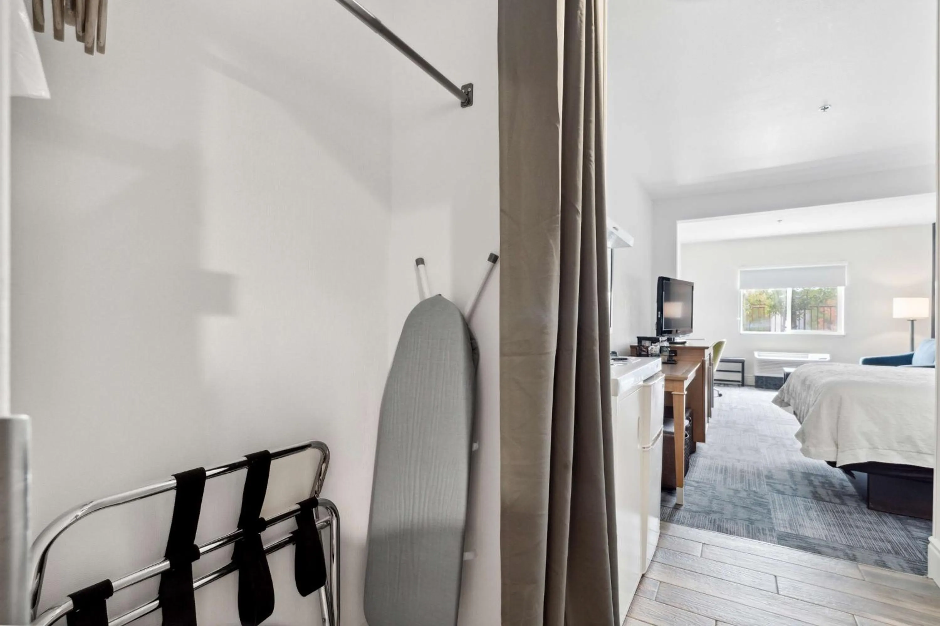 Bedroom, Bed in Sonesta Essential Vacaville Napa Valley