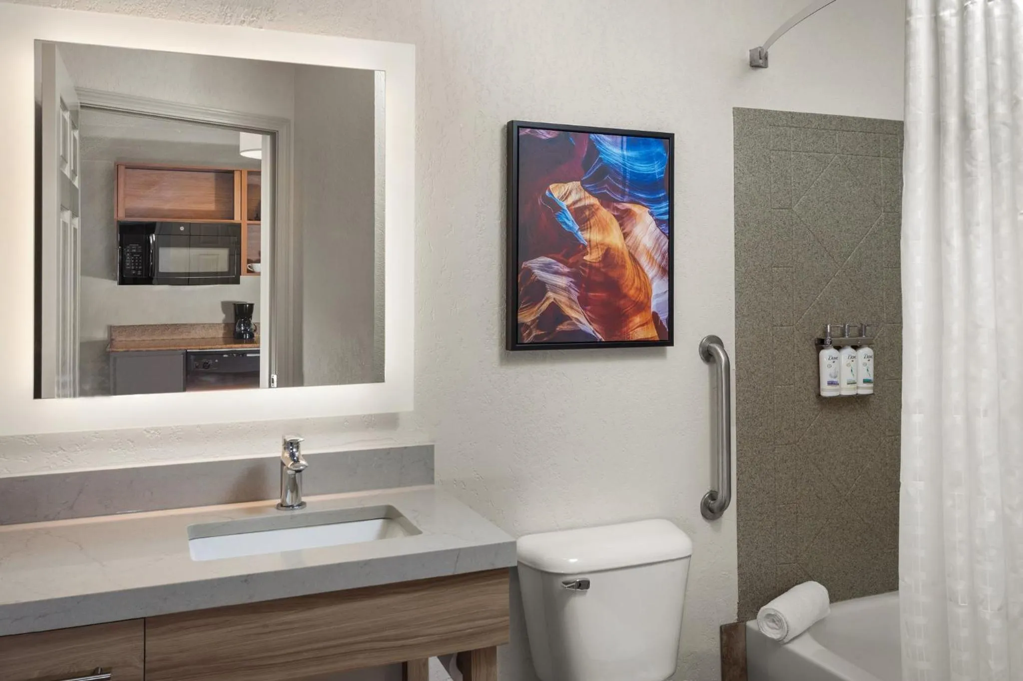 Bathroom in Candlewood Suites Elgin – Northwest Chicago by IHG