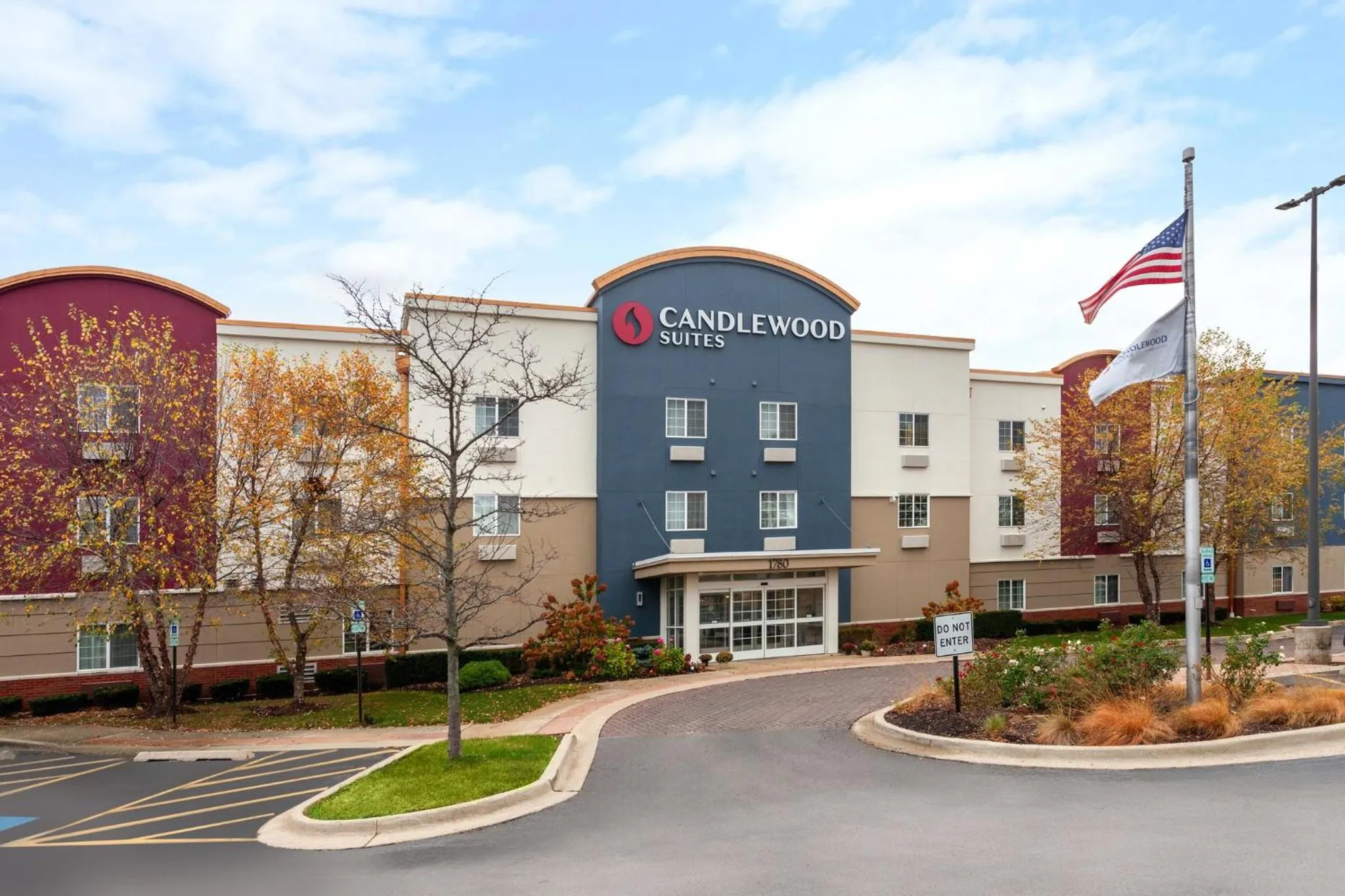 Property building in Candlewood Suites Elgin – Northwest Chicago by IHG