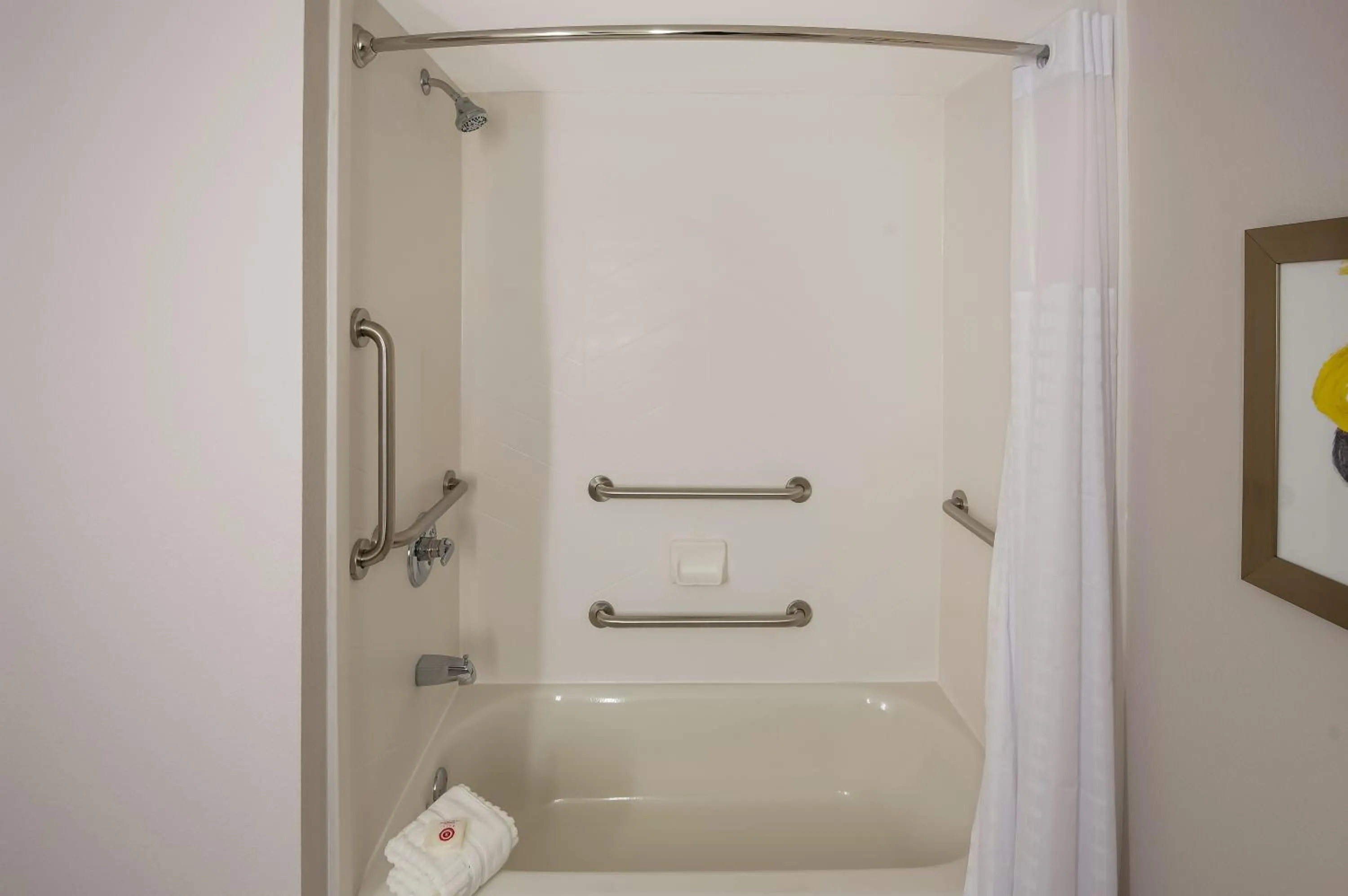 Bath in Comfort Inn & Suites Fishers - Indianapolis