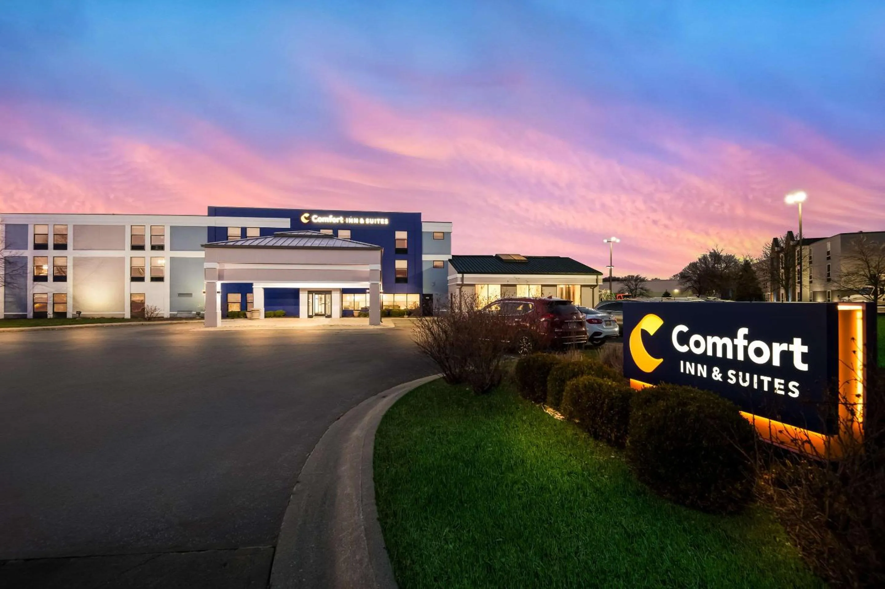 Property building in Comfort Inn & Suites Fishers - Indianapolis