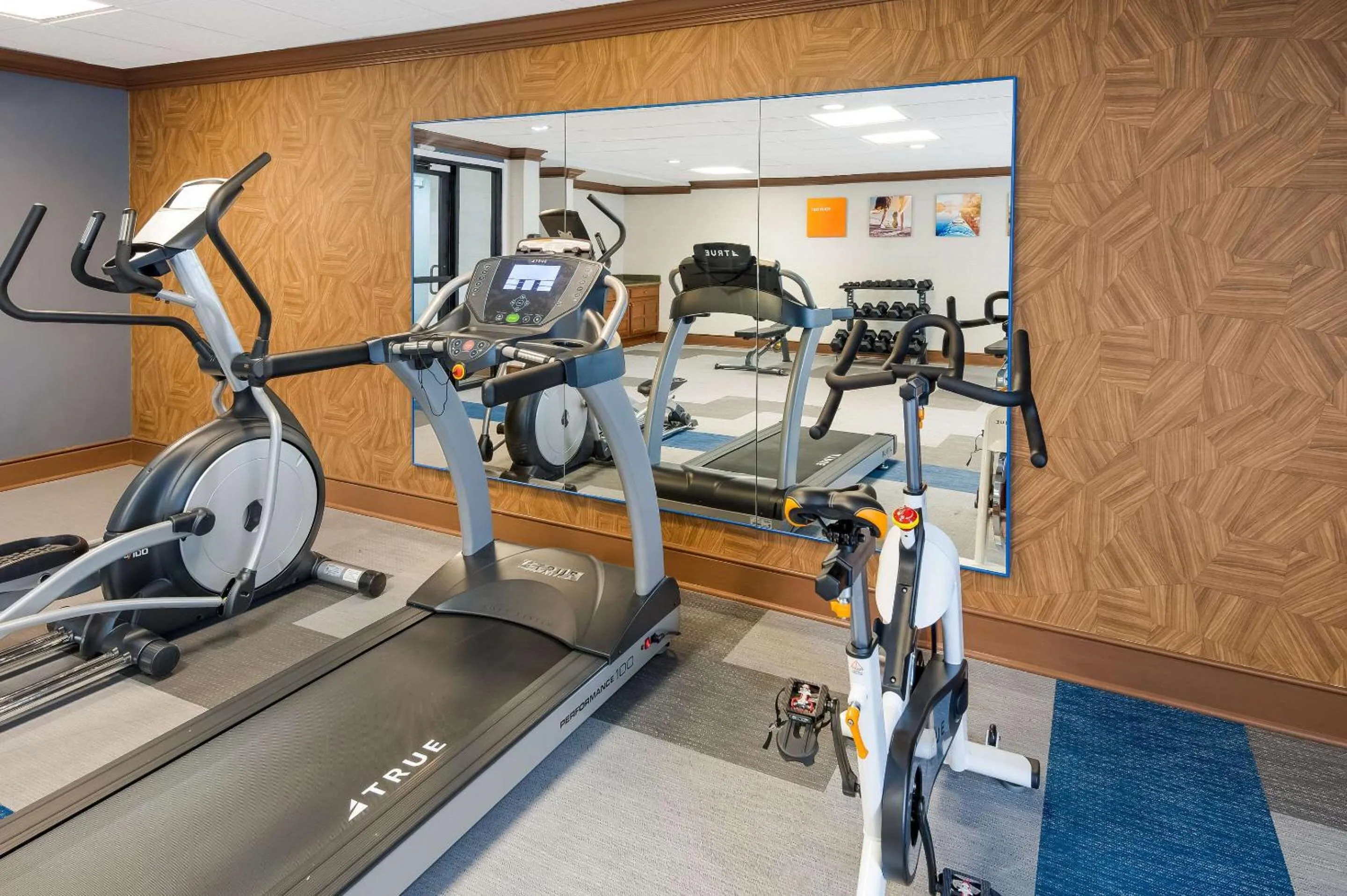 Fitness centre/facilities in Comfort Inn & Suites Fishers - Indianapolis