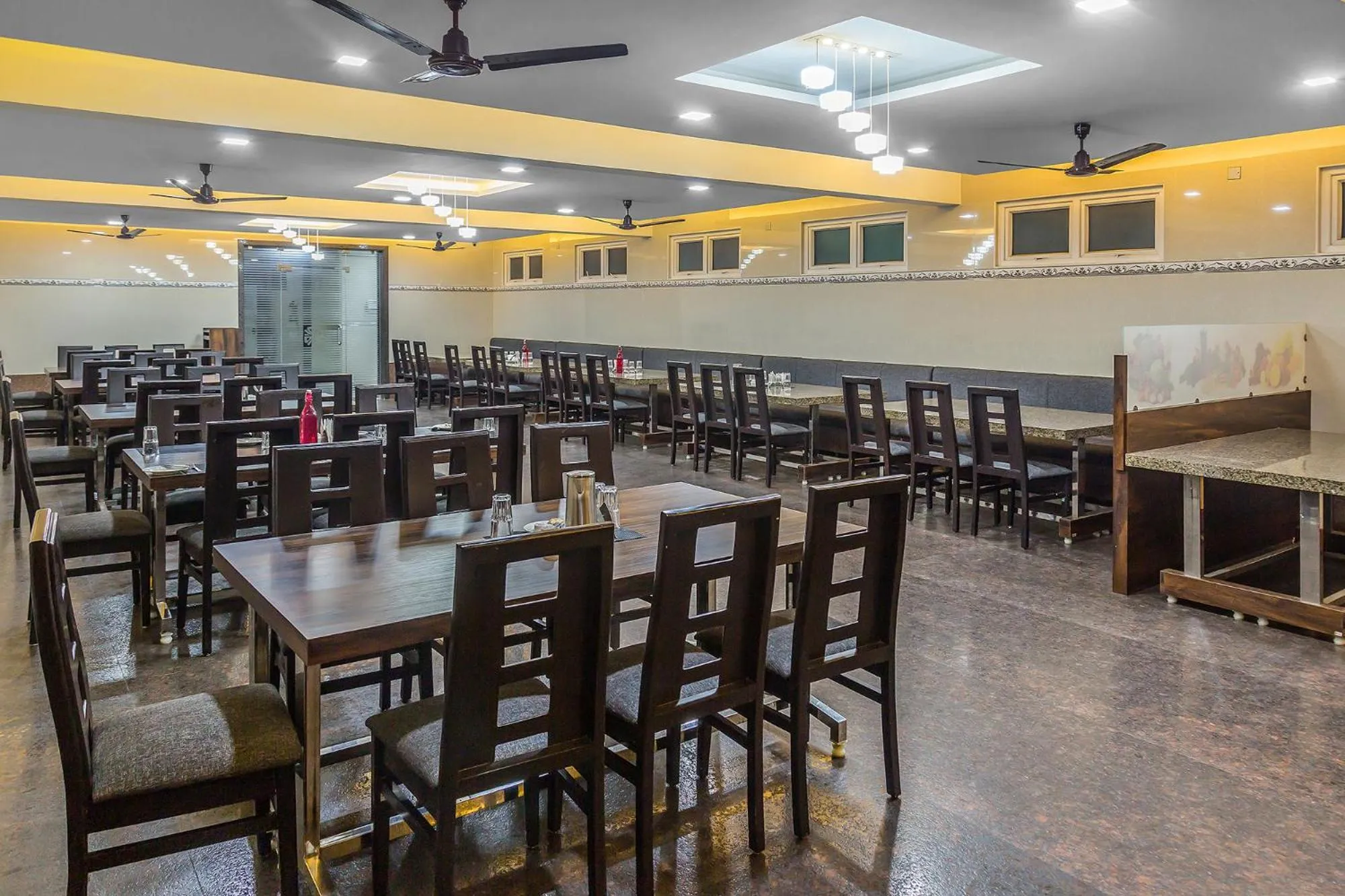 Restaurant/Places to Eat in Hotel Sree Devi Madurai
