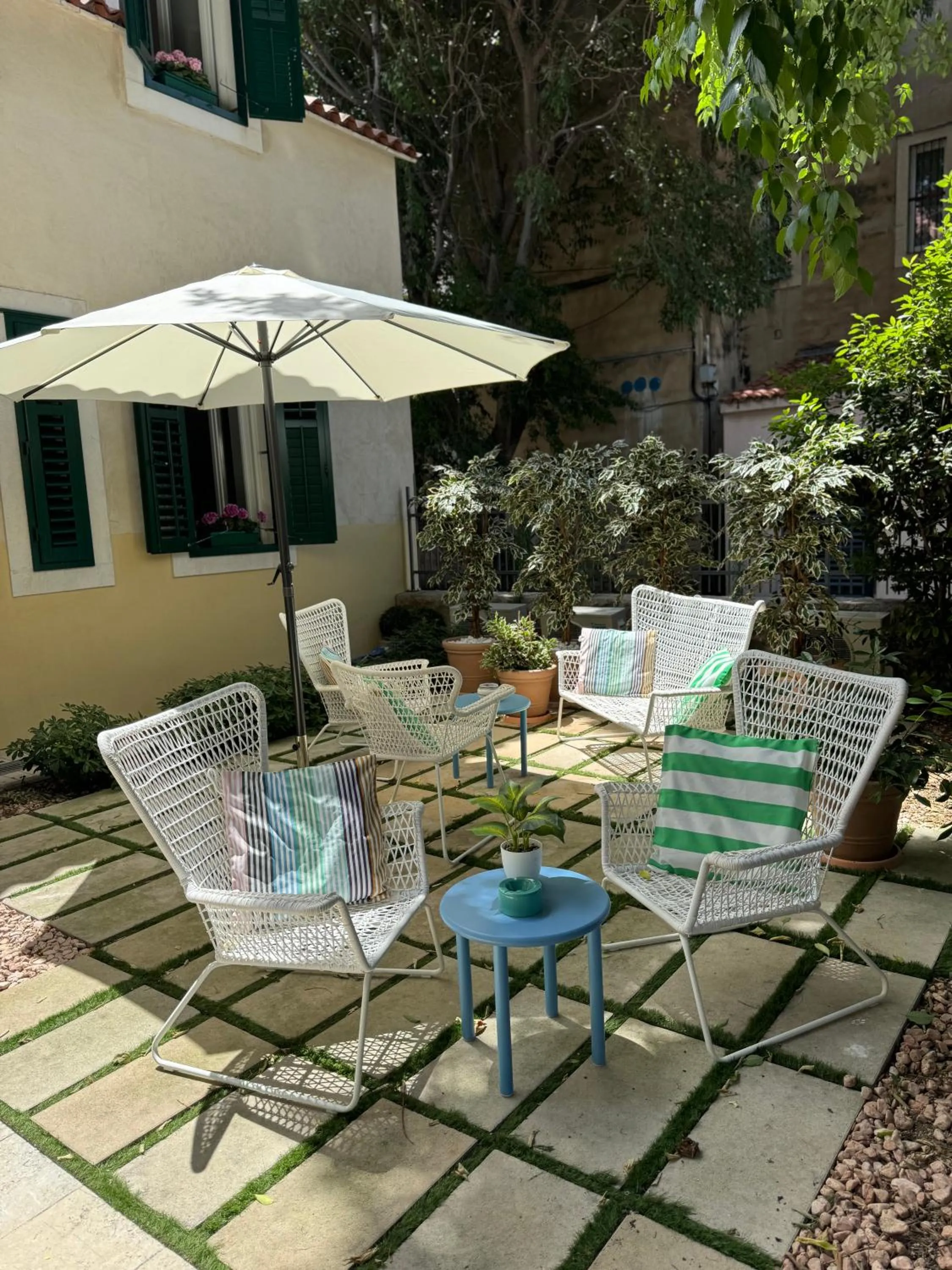 Property building in Vila Ora