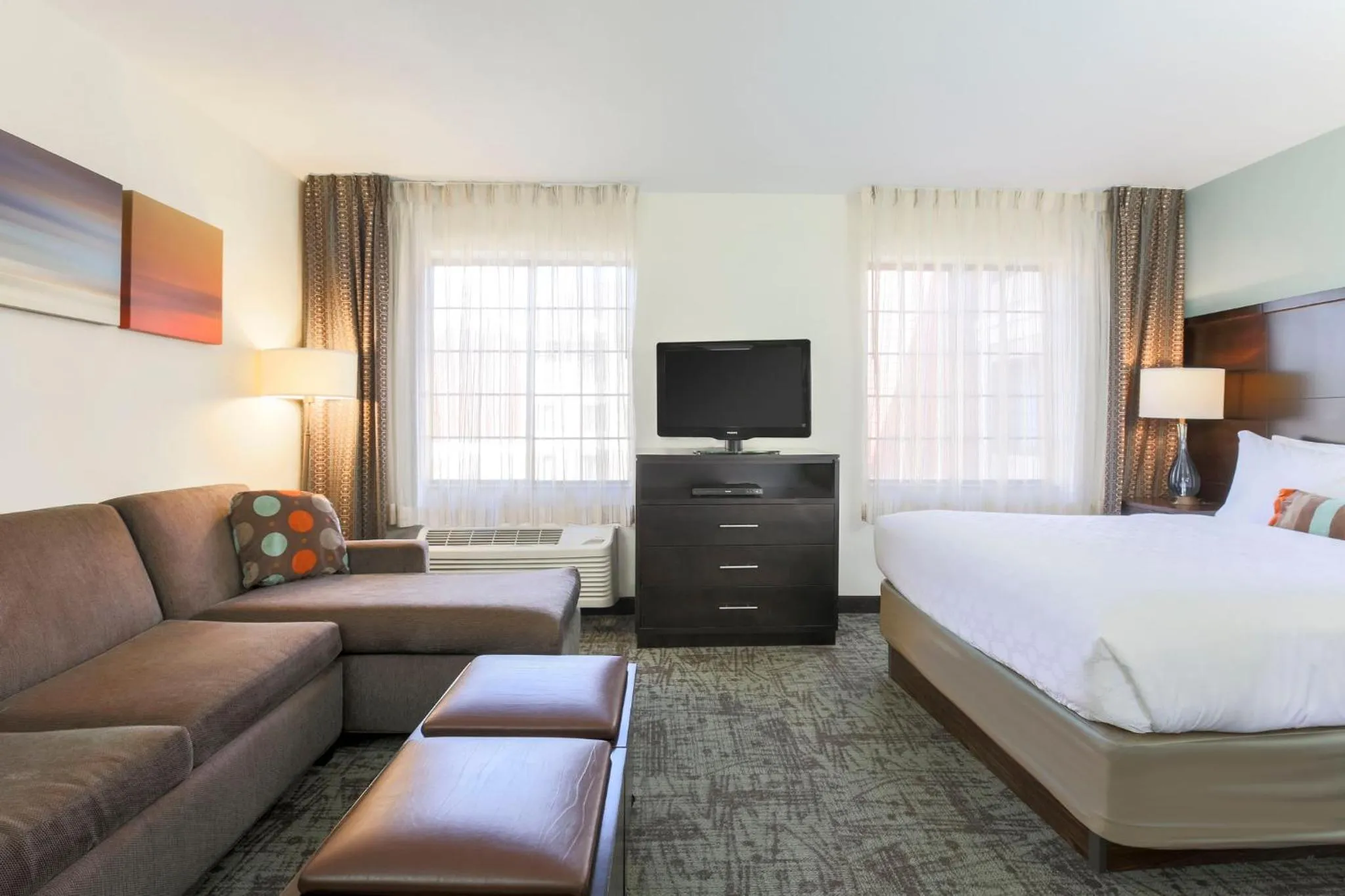 Photo of the whole room, Bed in Staybridge Suites Columbus-Dublin by IHG