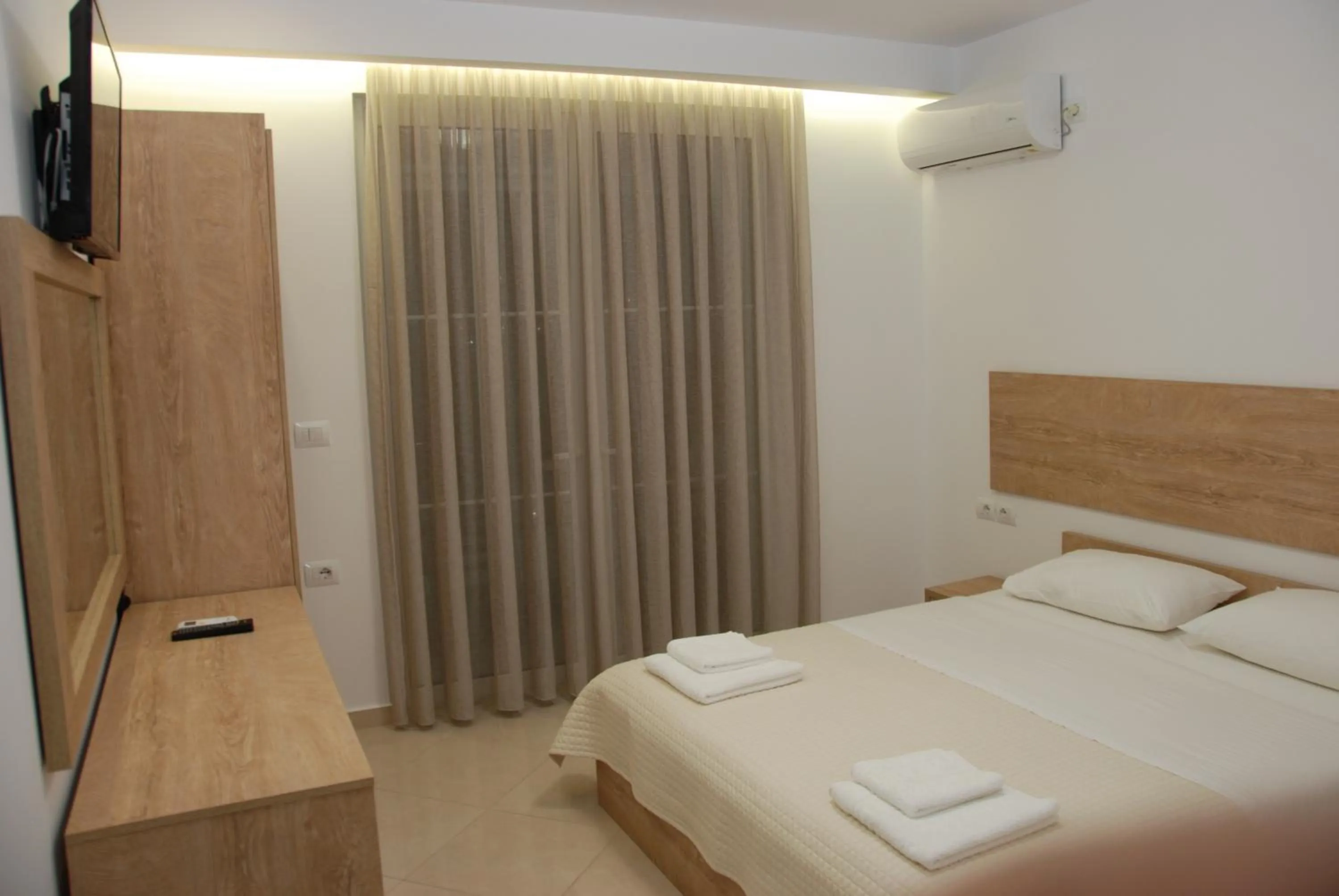 Bedroom, Bed in Hotel Mano