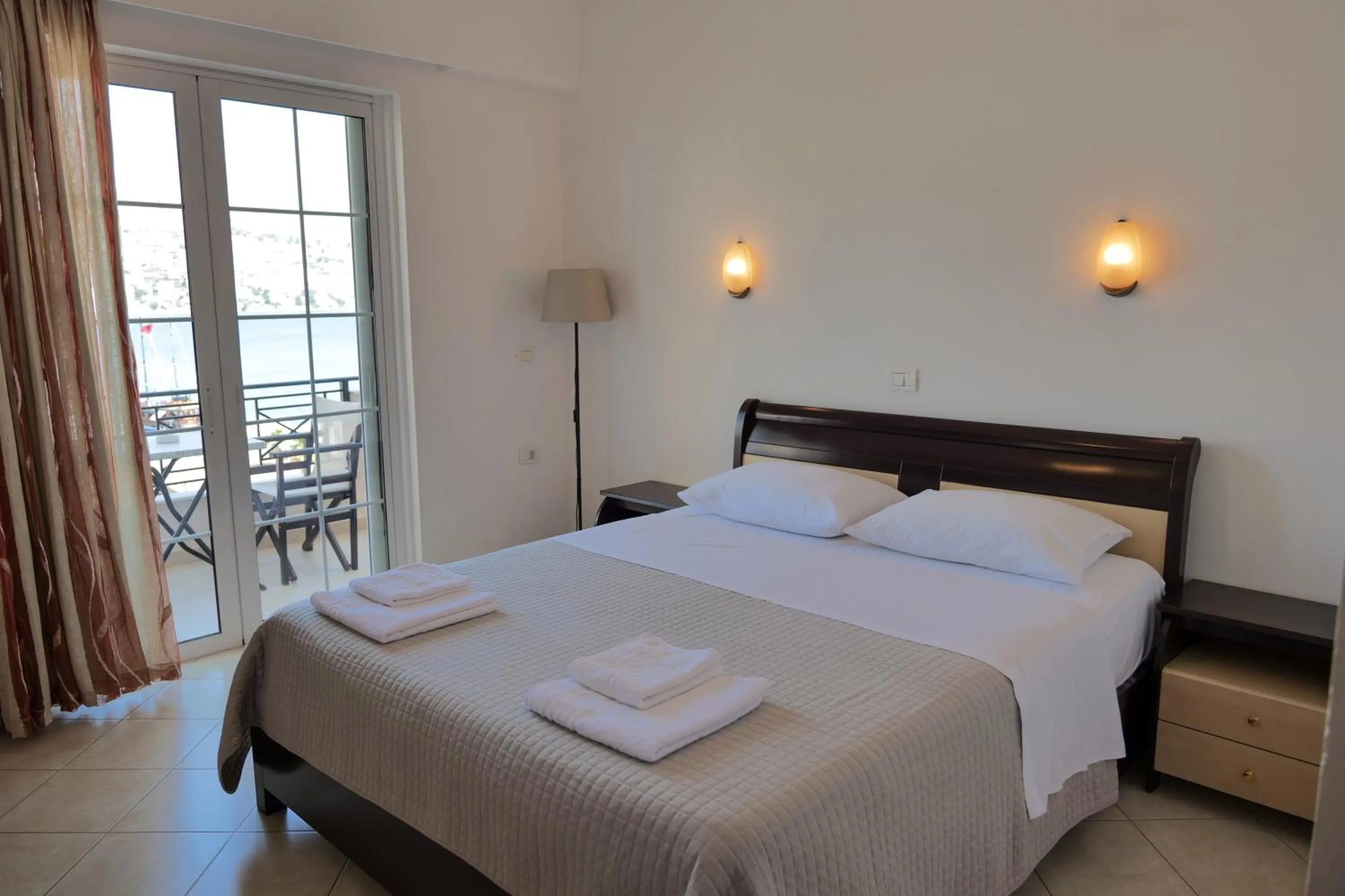 Photo of the whole room, Bed in Hotel Mano