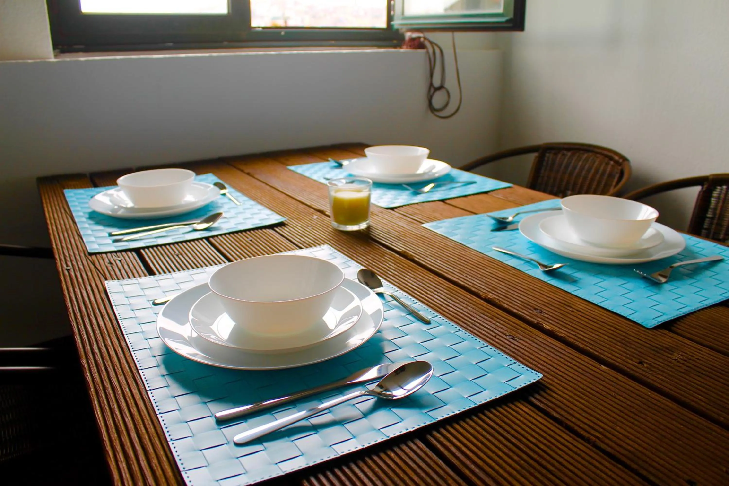 Dining area in Douro Surf Hostel