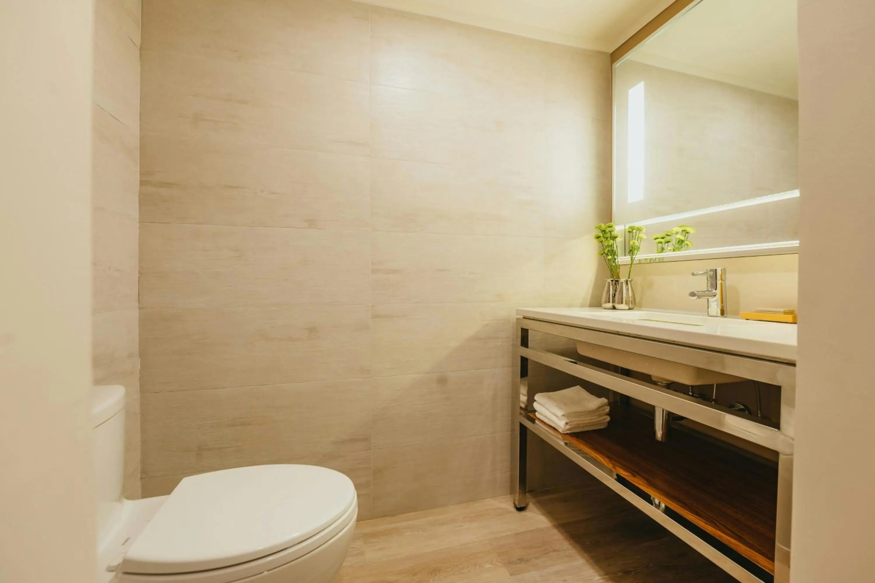 Bathroom in Renaissance Wind Creek Aruba Resort