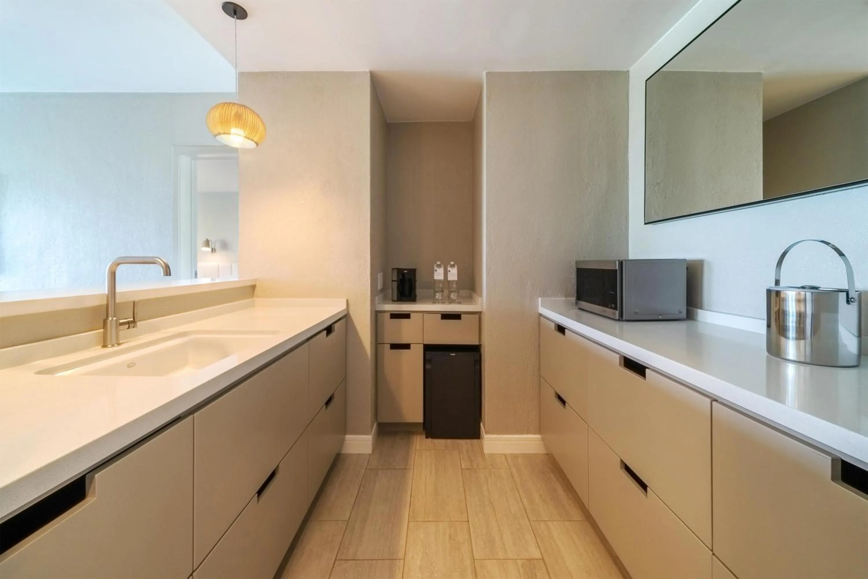 Photo of the whole room in Hyatt Regency Aruba Resort & Casino